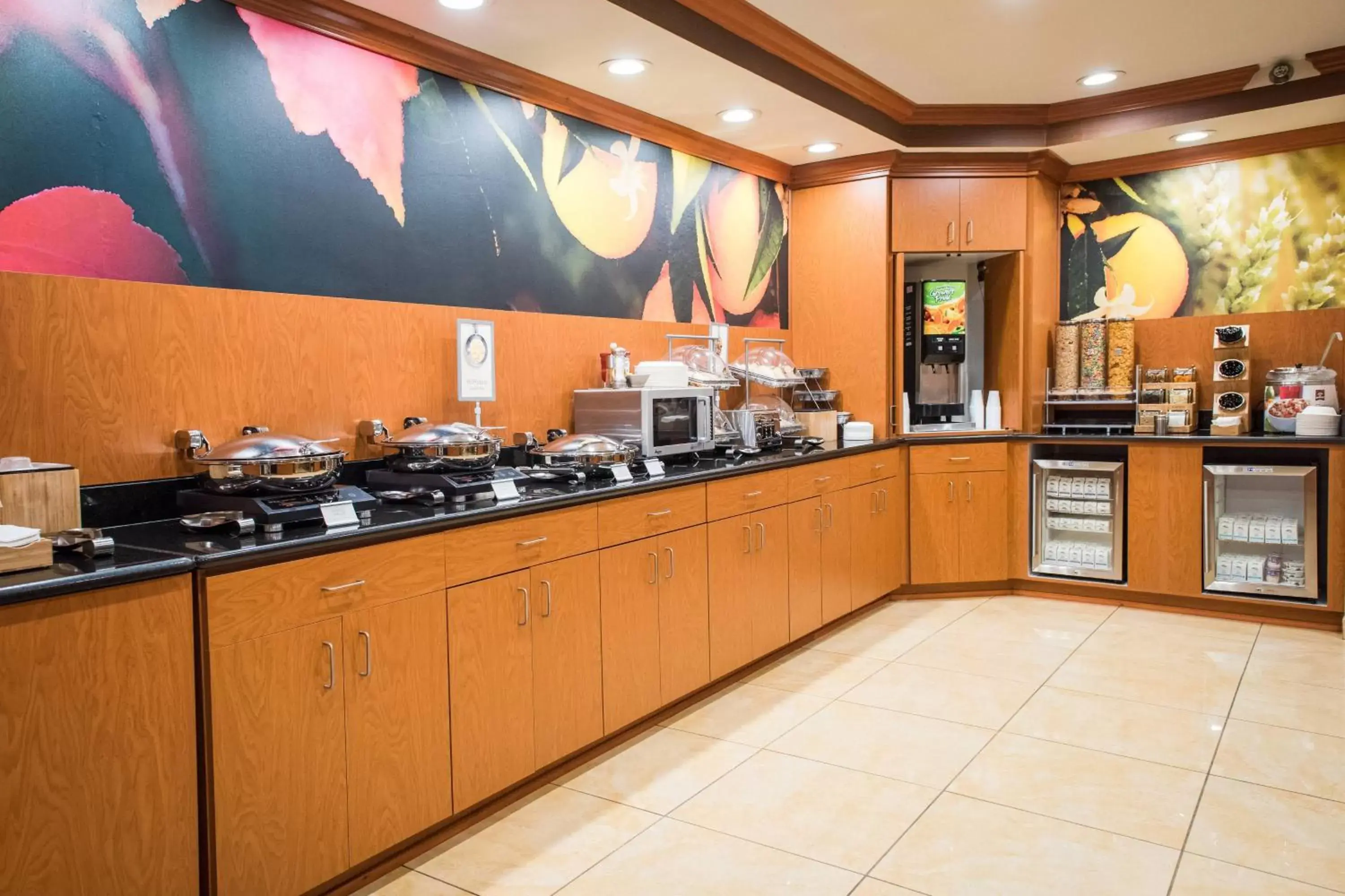 Breakfast, Restaurant/Places to Eat in Fairfield Inn & Suites by Marriott Knoxville/East