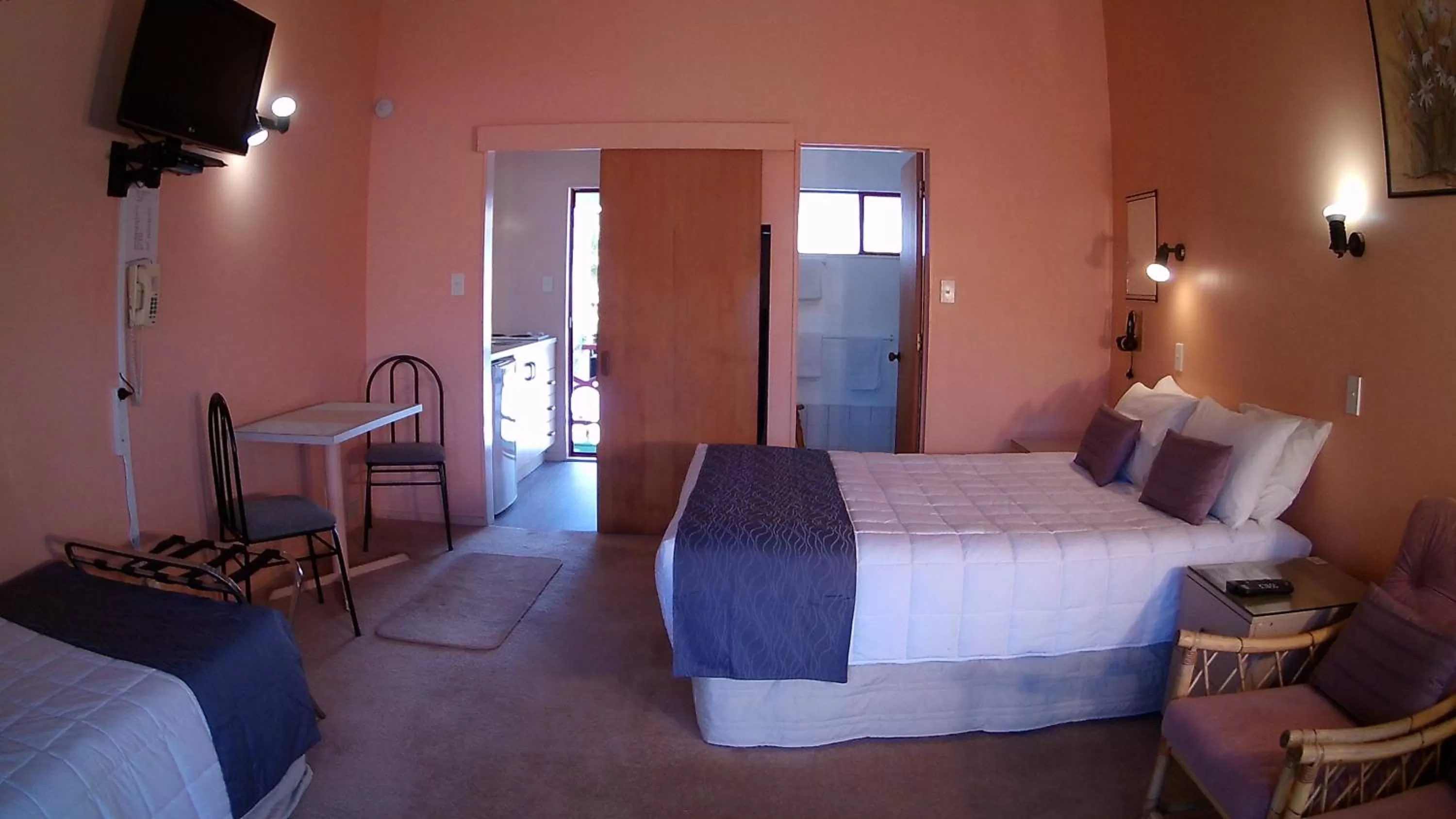 Photo of the whole room, Bed in Alfa Boutique Motel