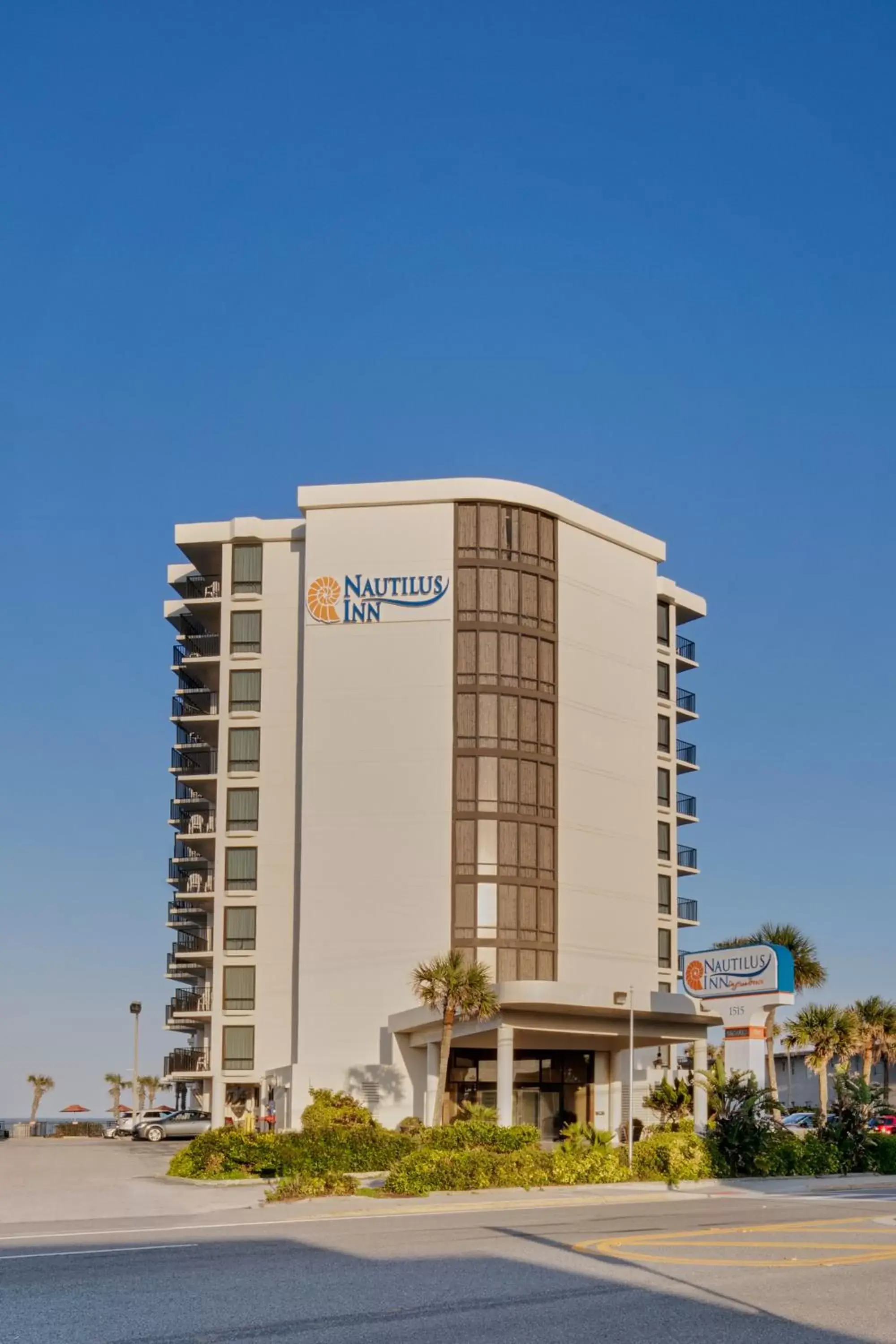 Property building in Nautilus Inn - Daytona Beach