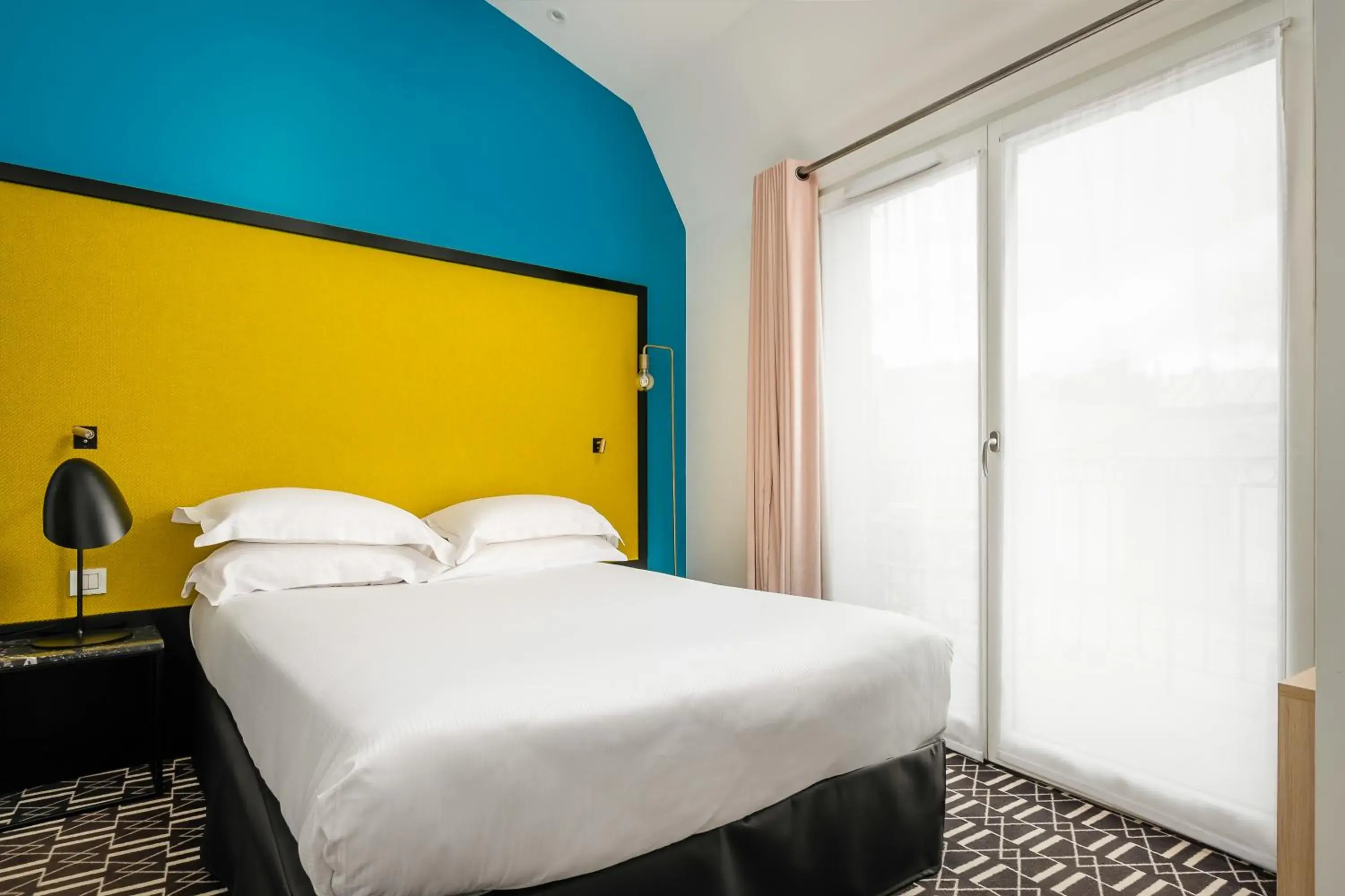 Bedroom, Bed in Arc De Triomphe Bedroom, Bed in Arc De Triomphe