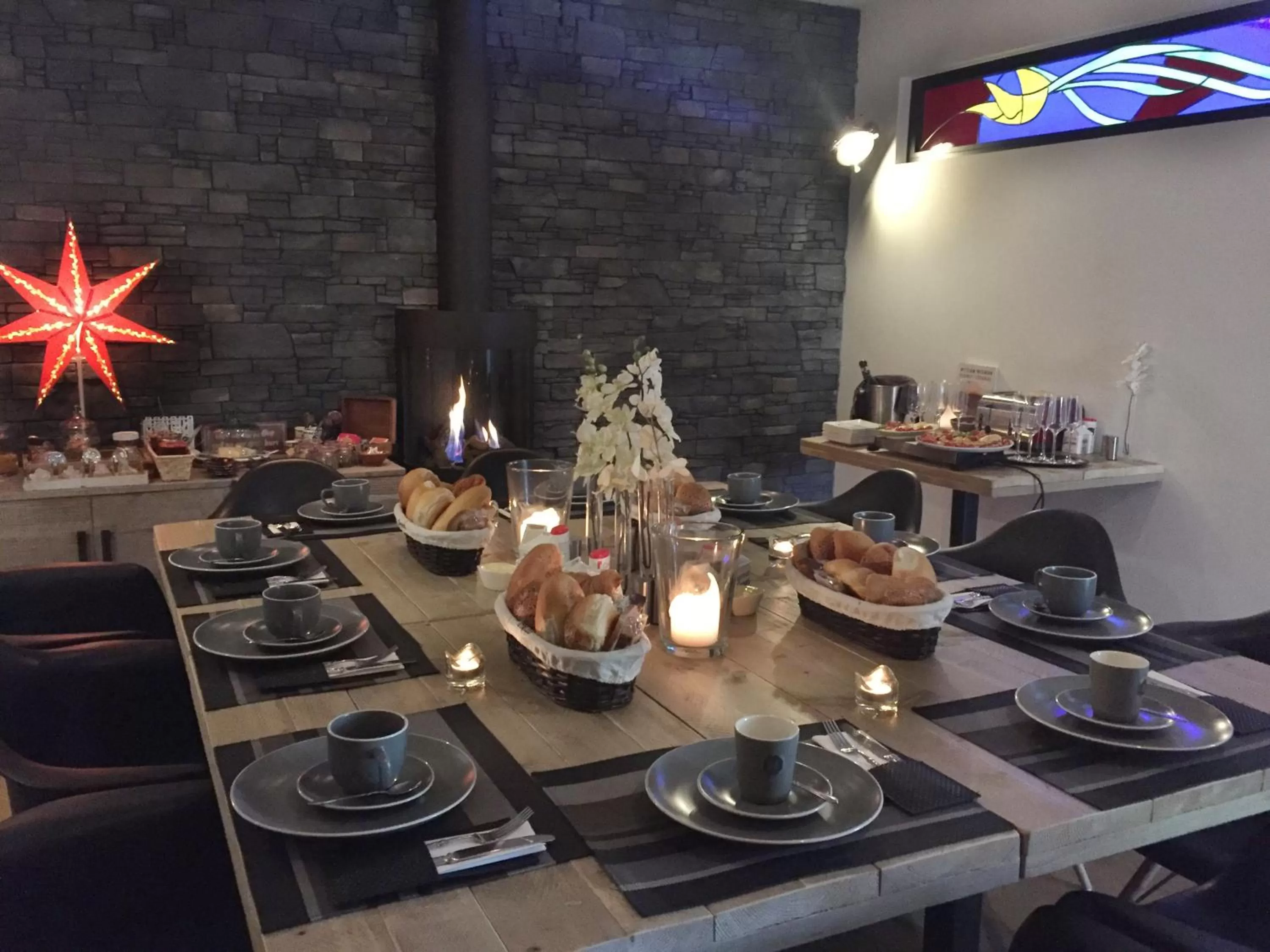 Restaurant/places to eat in B&B Montenakerhof