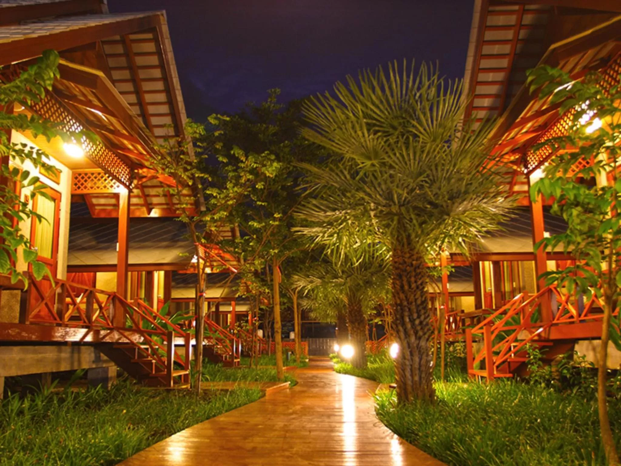Night in Baan Siriporn Resort - โรงแรมบ้านศิริพร รีสอร์ท