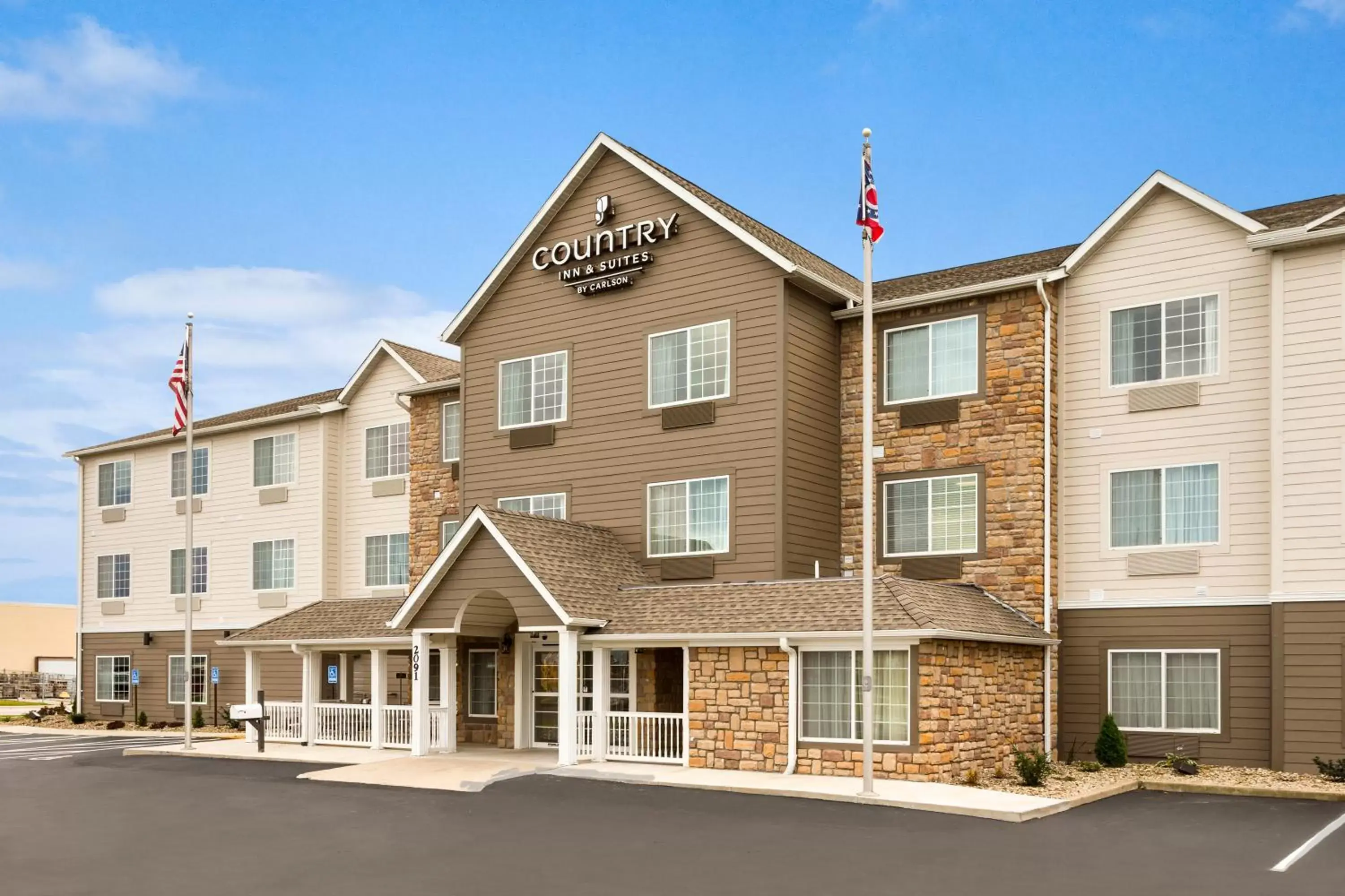 Property Building in Country Inn & Suites by Radisson, Marion, OH