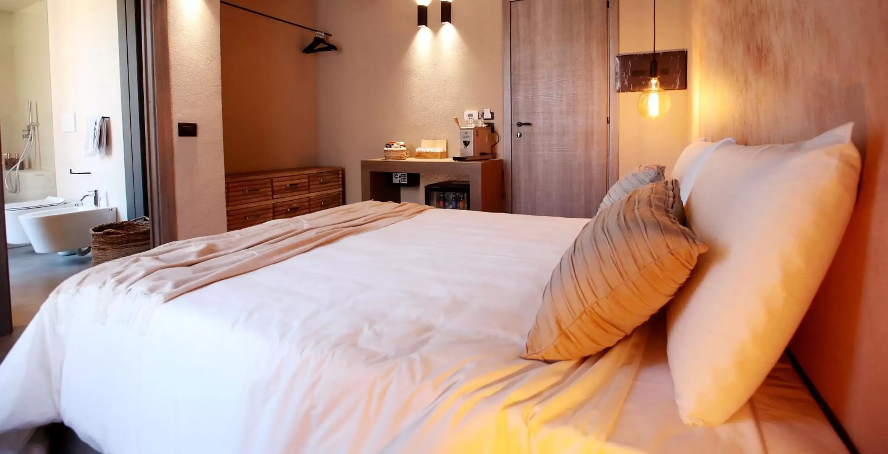 Bed in Casa Nostra Luxury Suites