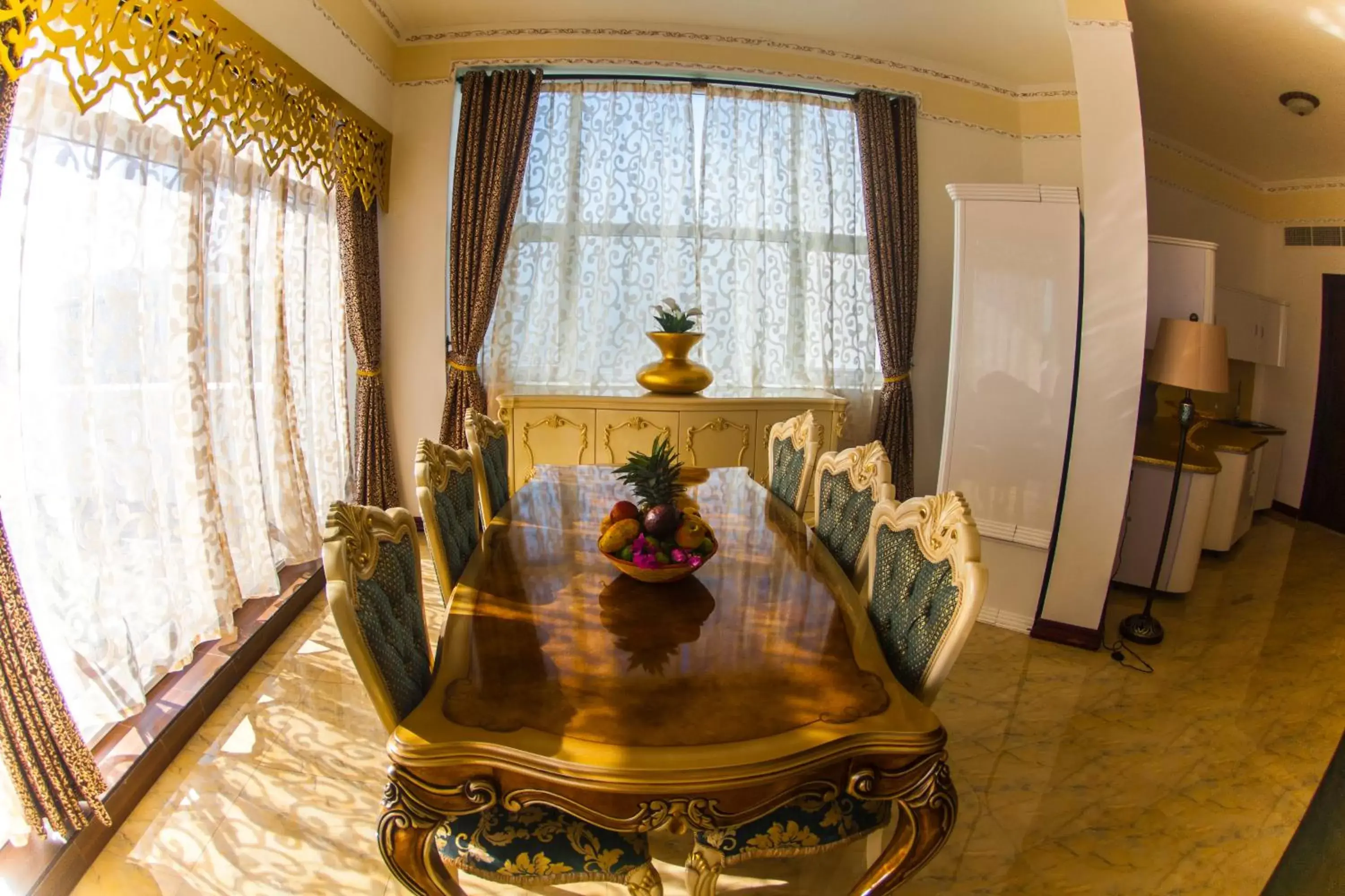 Dining Area in Madinat Al Bahr Business & Spa Hotel