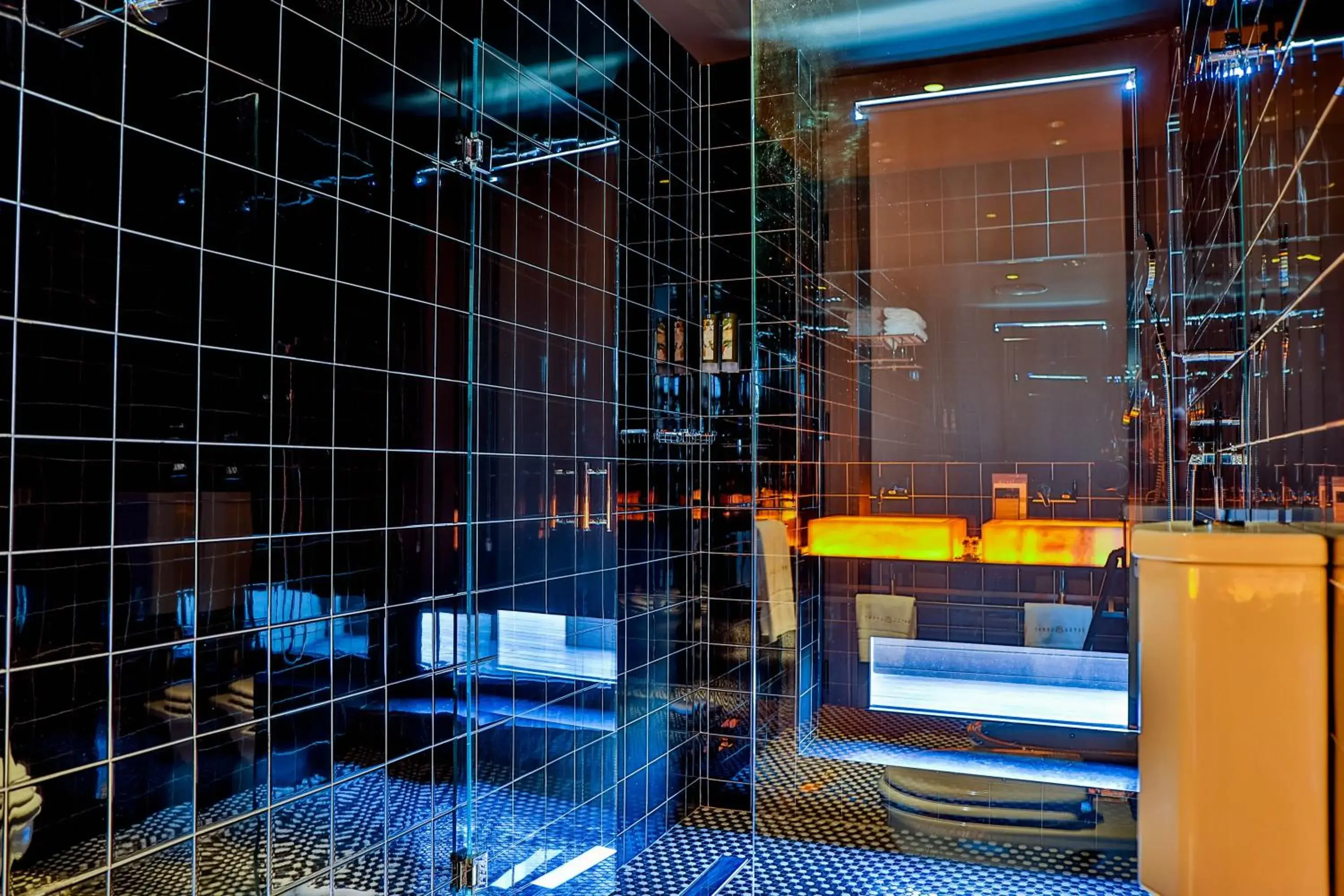 Shower, Bathroom in Hotel Lobby Room Sevilla