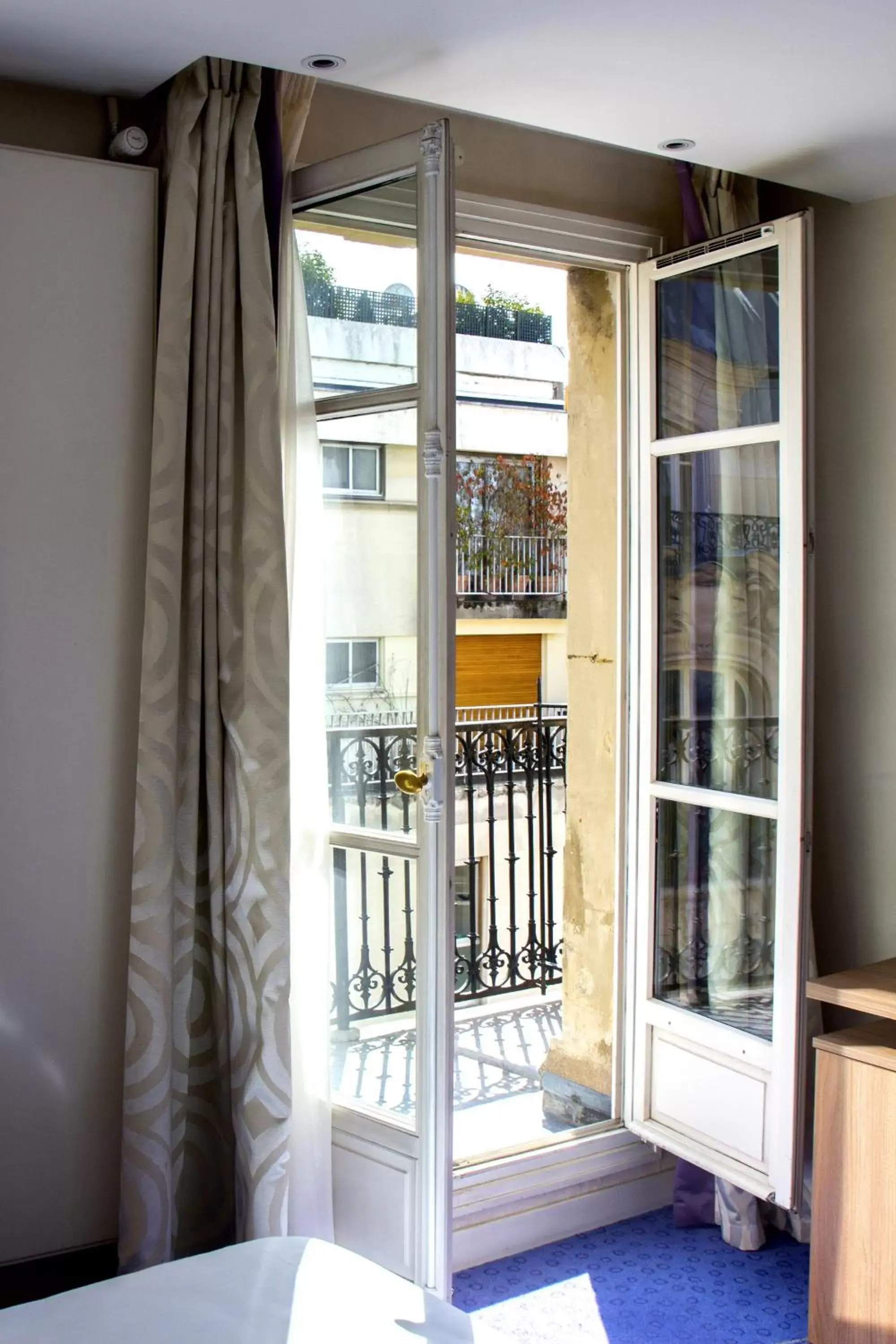 Balcony/Terrace in Hôtel de Sévigné