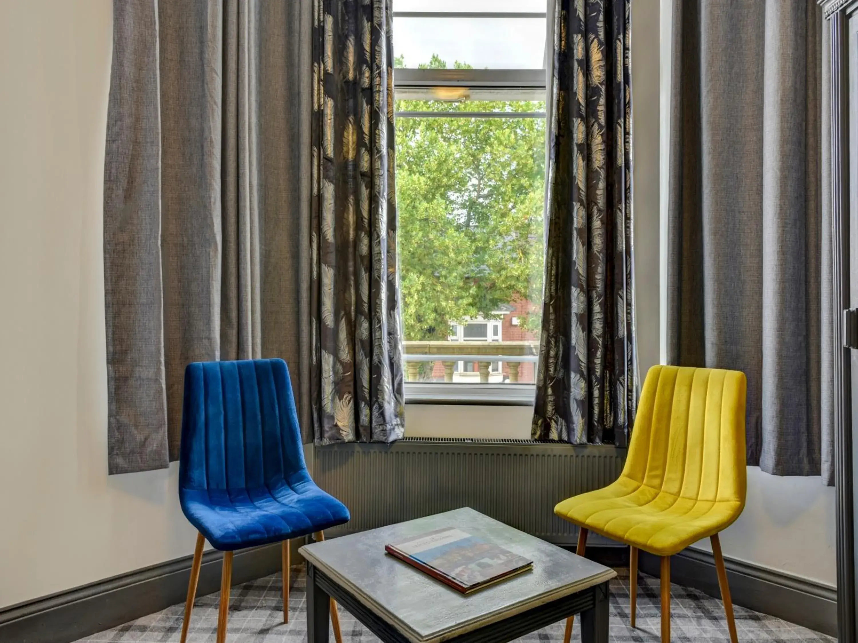 Seating Area in Empire Hotel