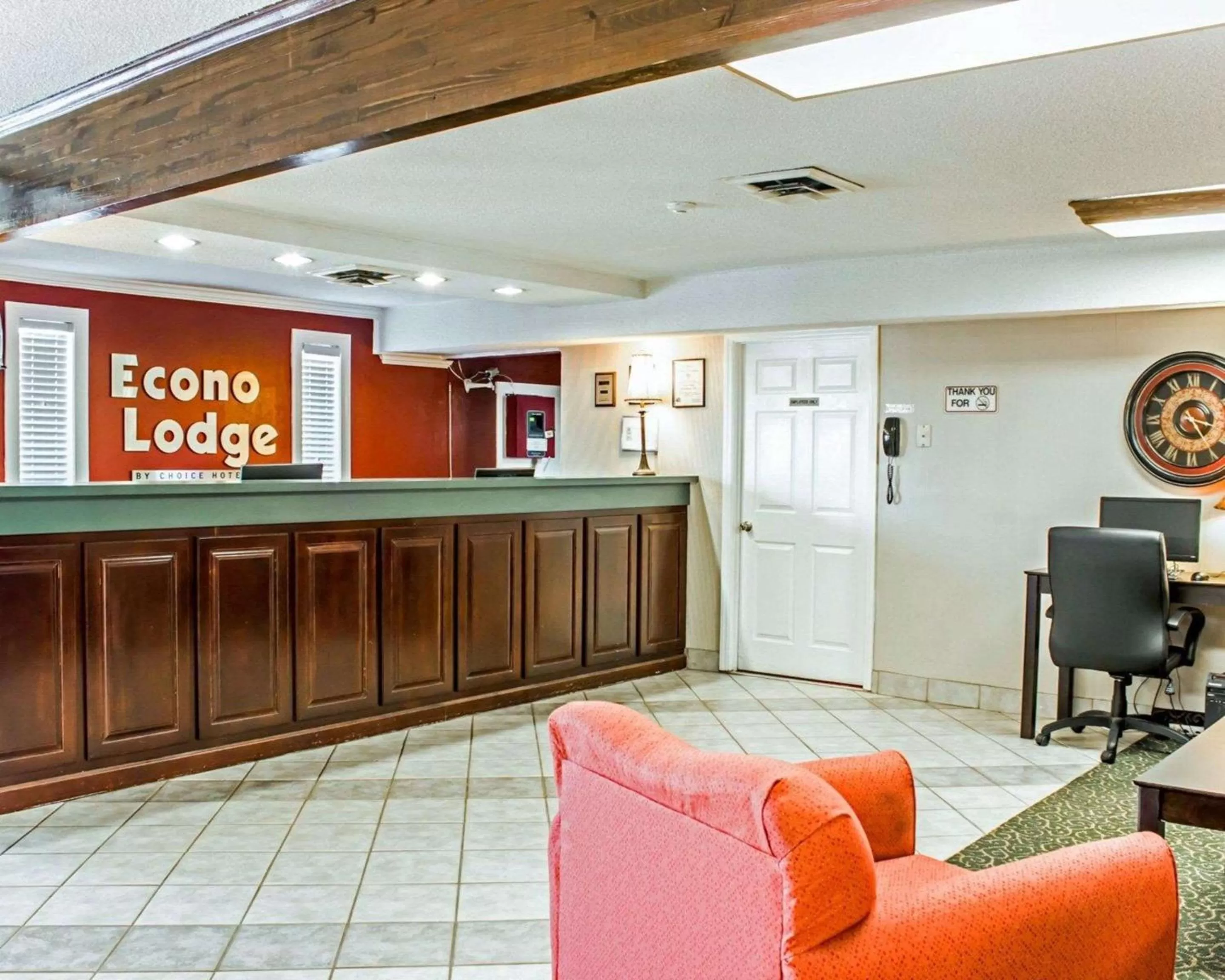 Lobby or reception in Econo Lodge Burlington I-40