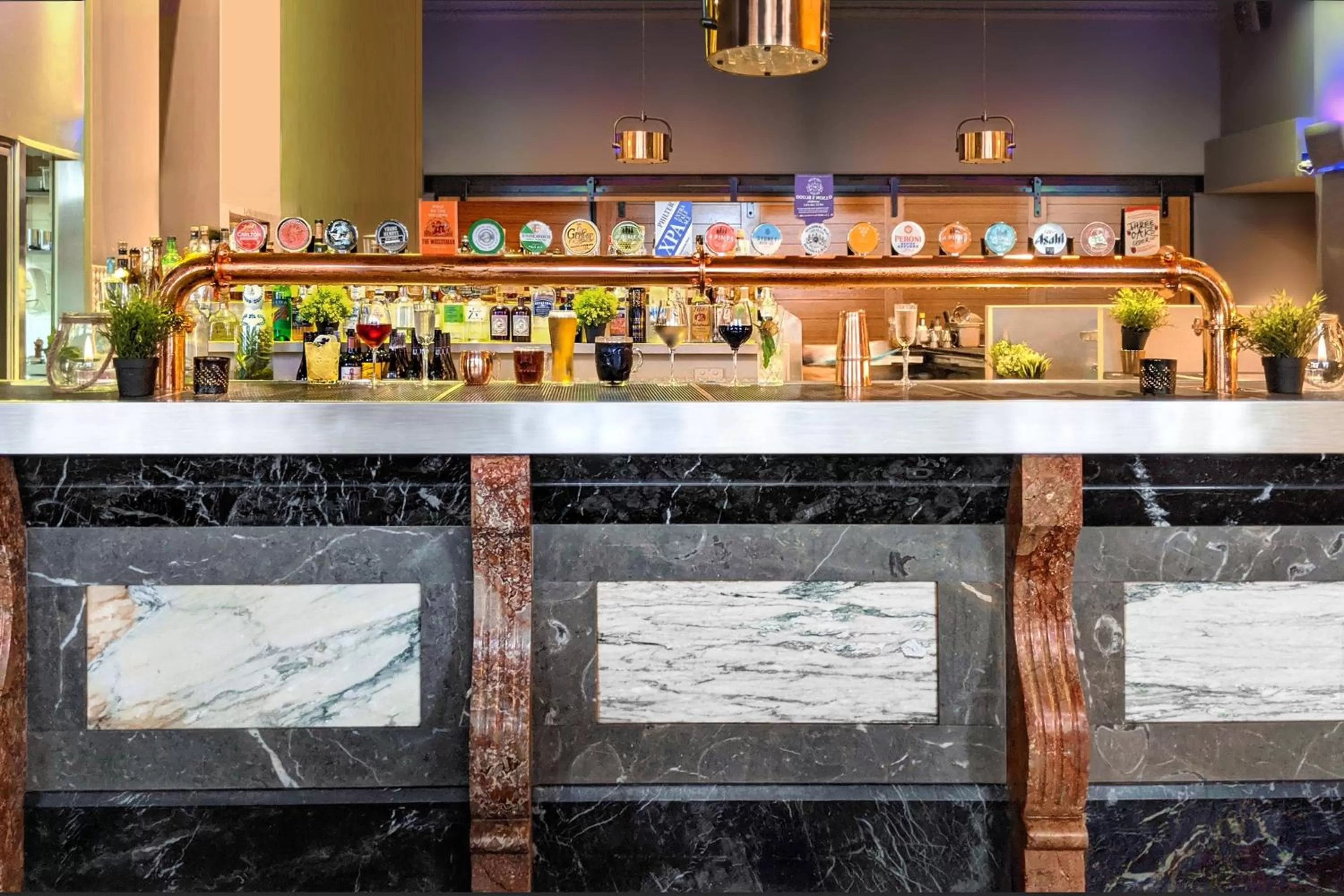 Lounge or bar in Sydney Harbour Marriott Hotel at Circular Quay