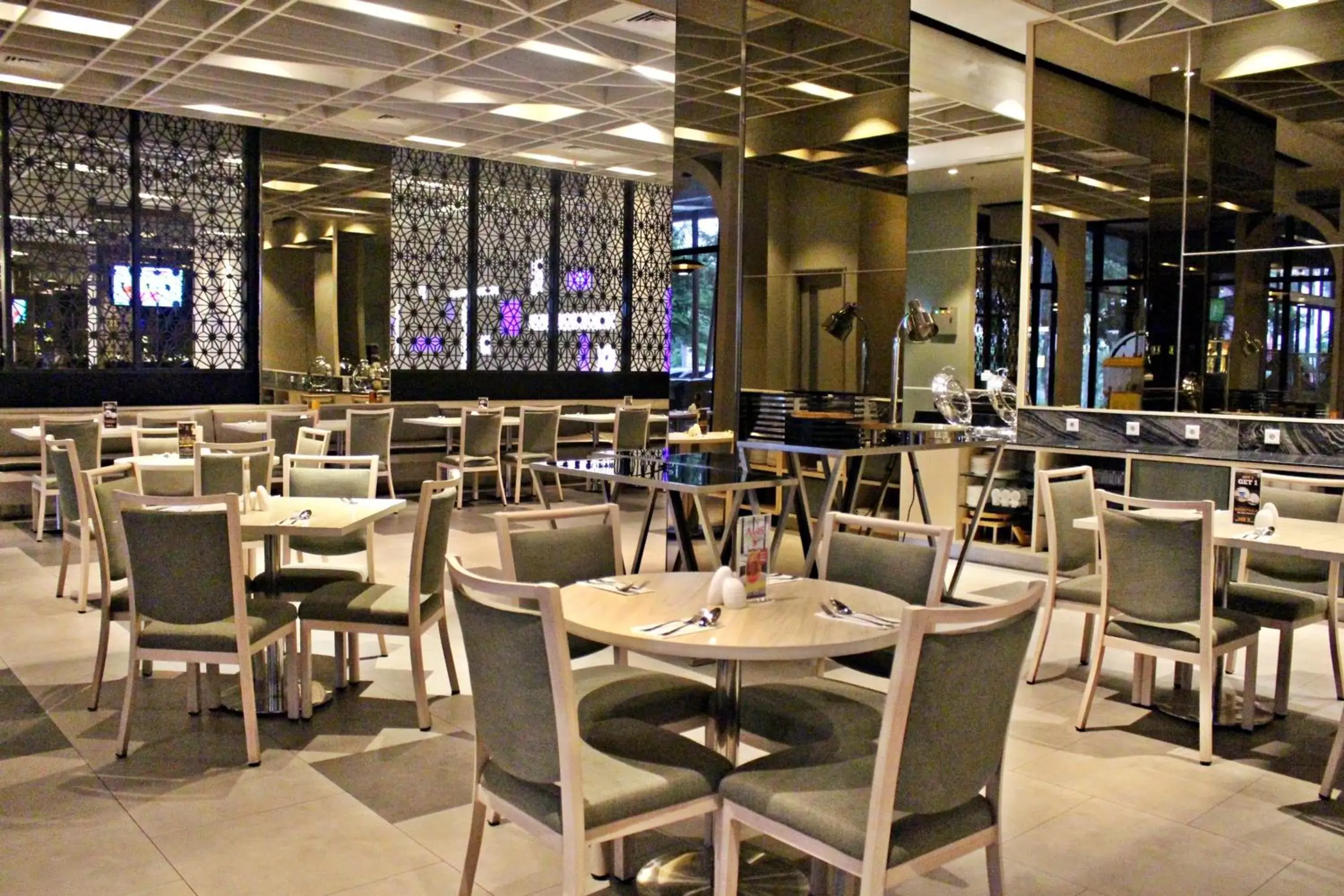 Restaurant/Places to Eat in Swiss-Belinn Cikarang