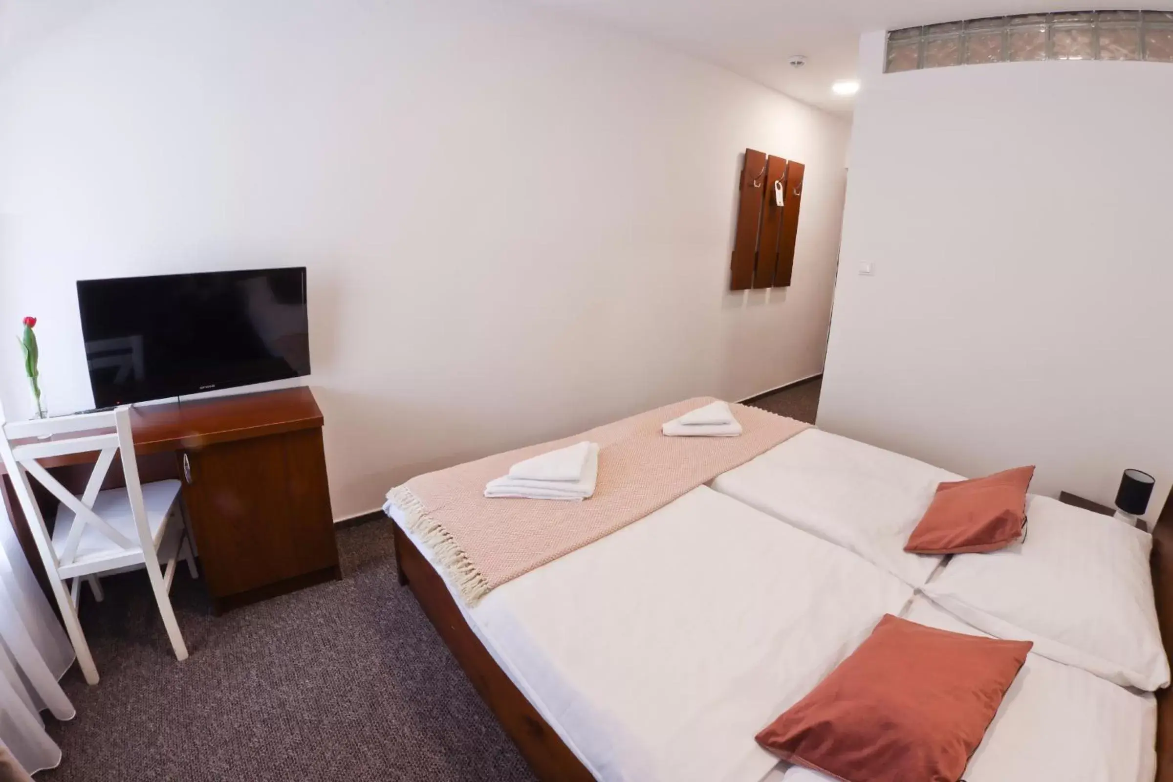 Economy Double Room in Hotel Slanica Economy Double Room in Hotel Slanica