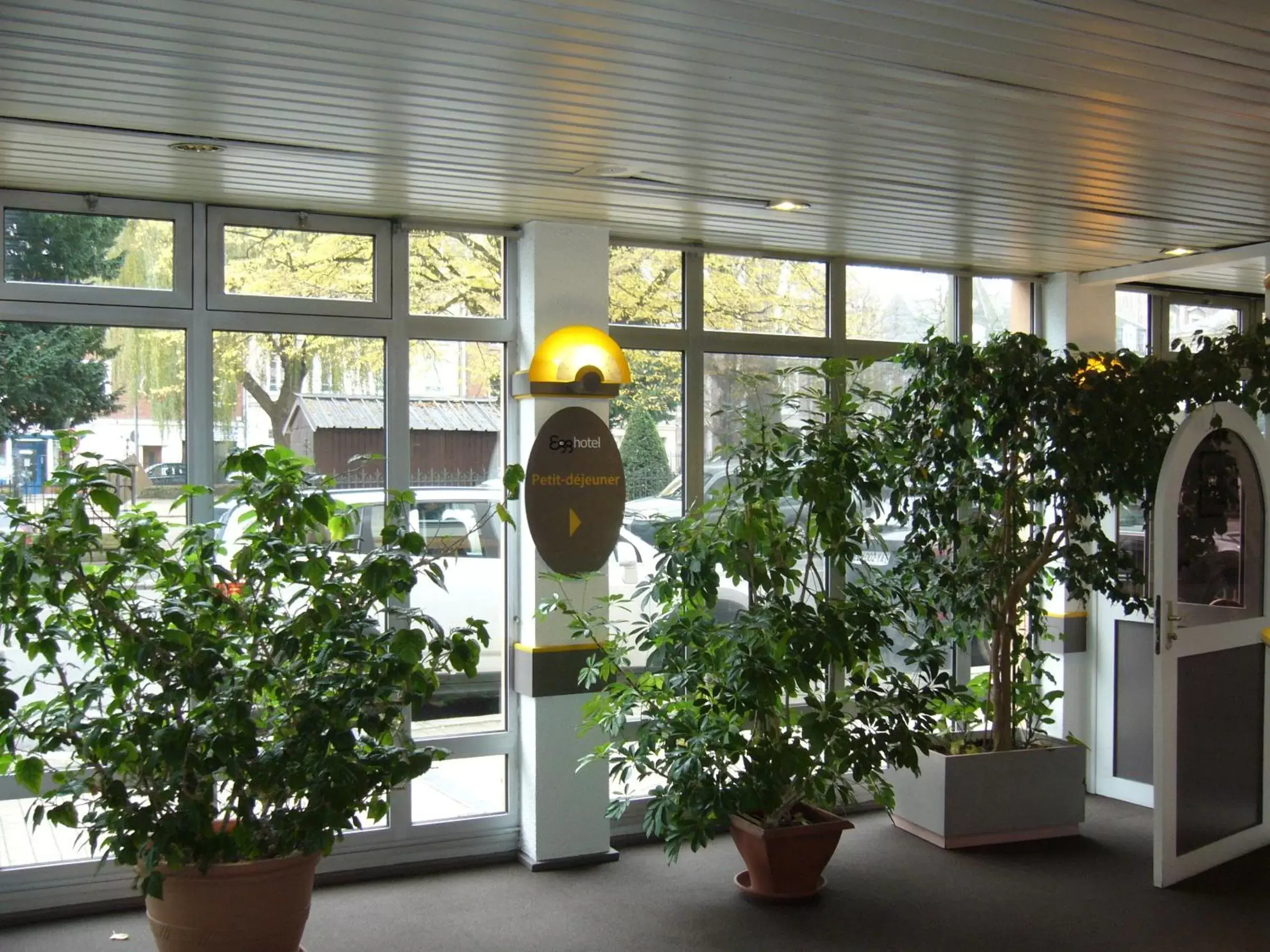 Lobby or reception in HOTEL LES GENS DE MER EGG HOTEL Dieppe