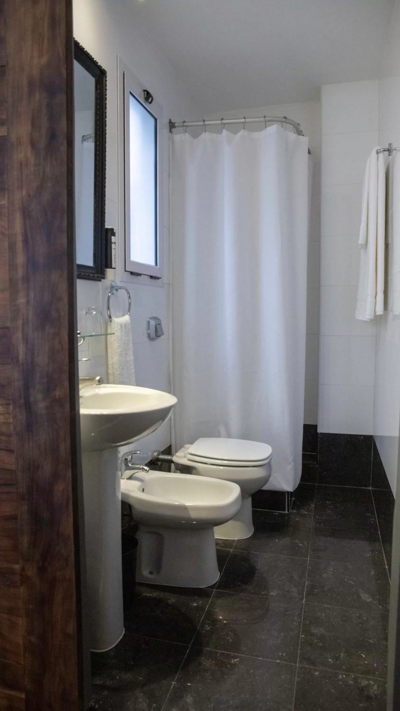 Bathroom in Carsson Hotel Downtown Buenos Aires