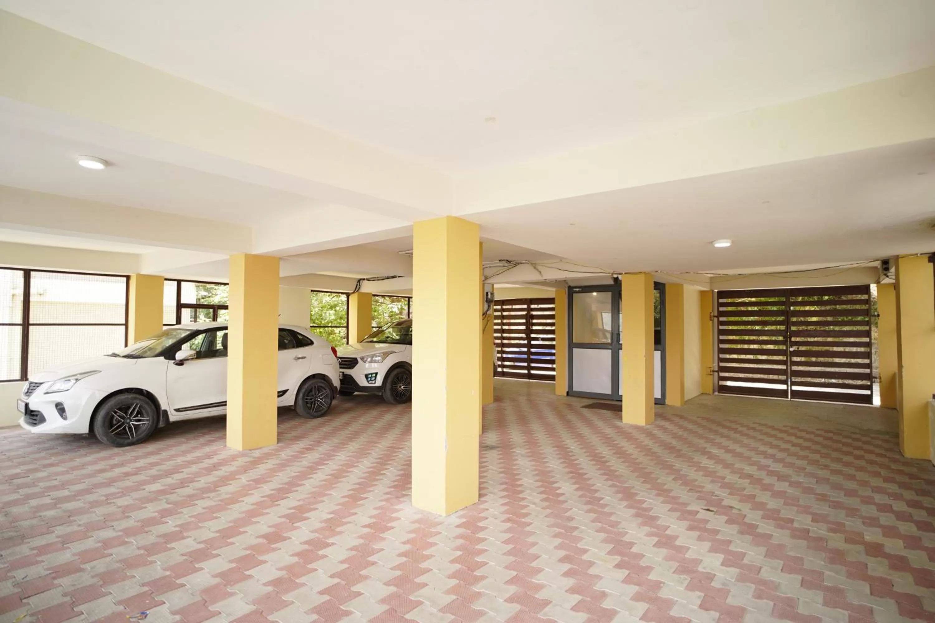 Parking in Mahaveer Shimla By Royal Collection Hotels