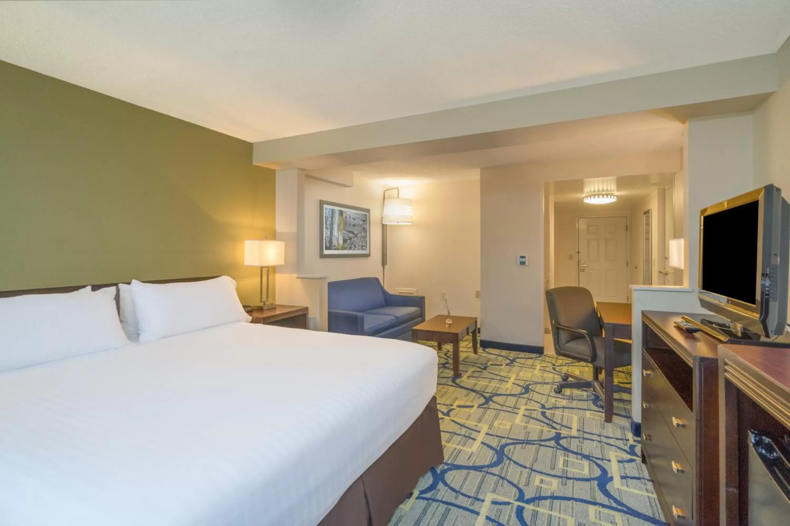 Photo of the whole room in Holiday Inn Express Hotel & Suites Easton, an IHG Hotel
