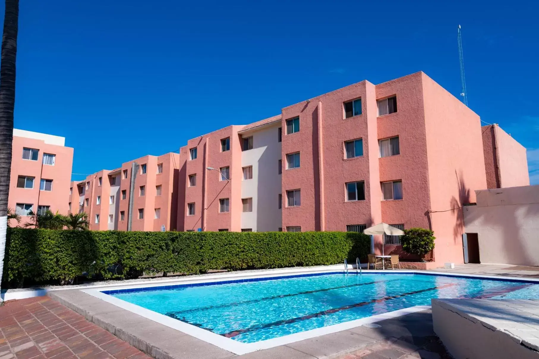 Swimming pool, Property Building in Suites Santa Barbara