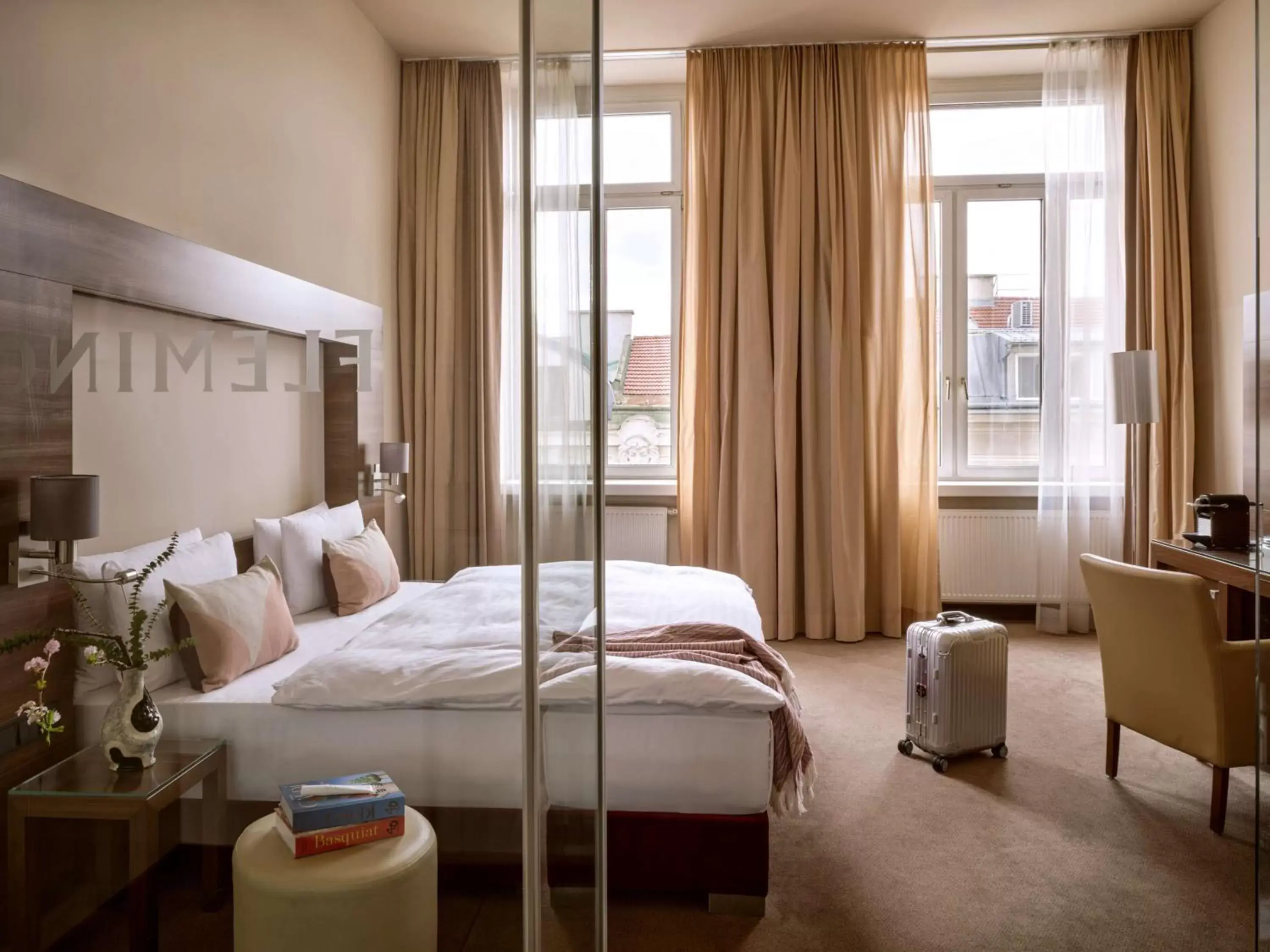 Bathroom, Bed in Flemings Selection Hotel Wien-City