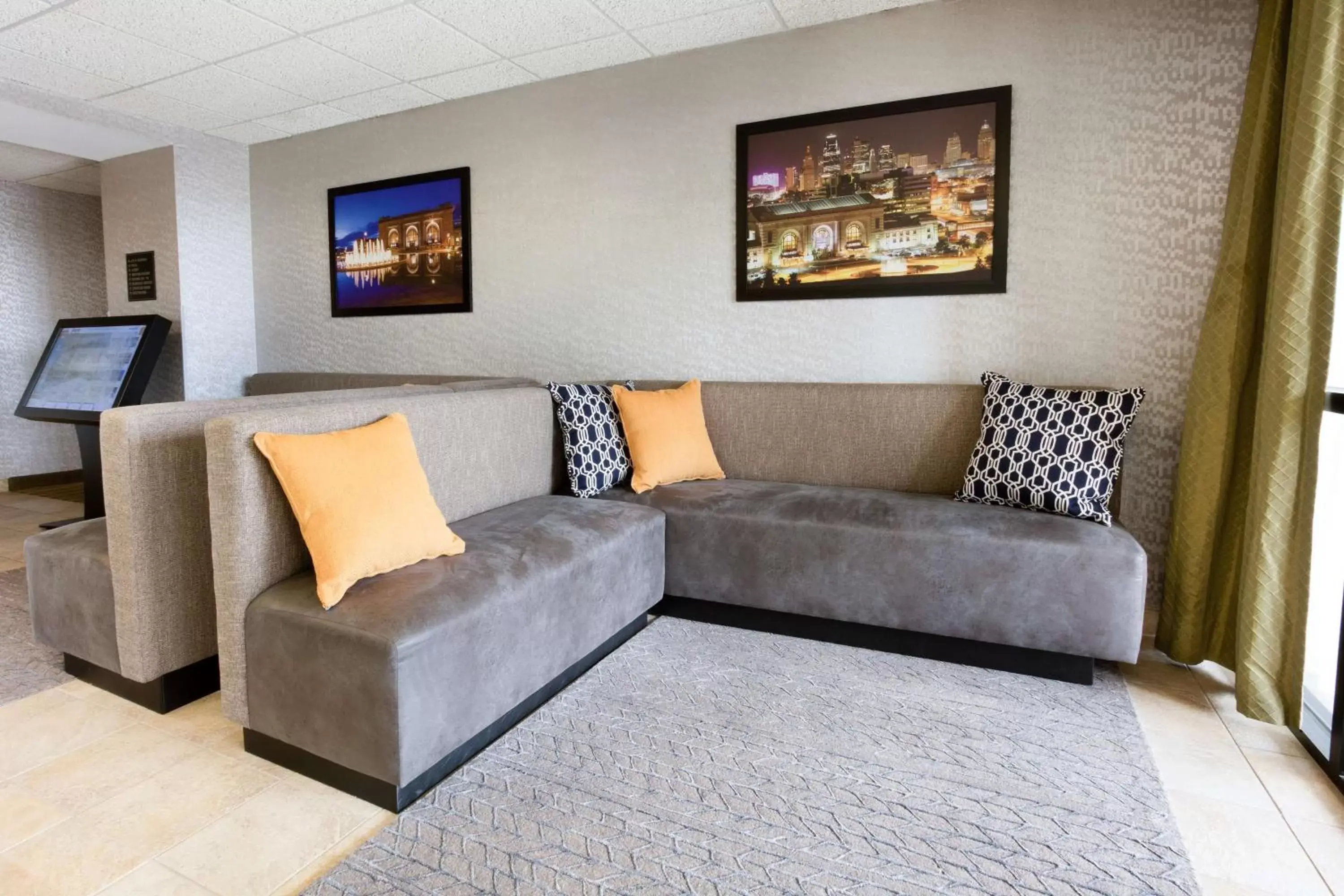 Lobby or reception, Seating Area in Drury Inn & Suites Kansas City Airport