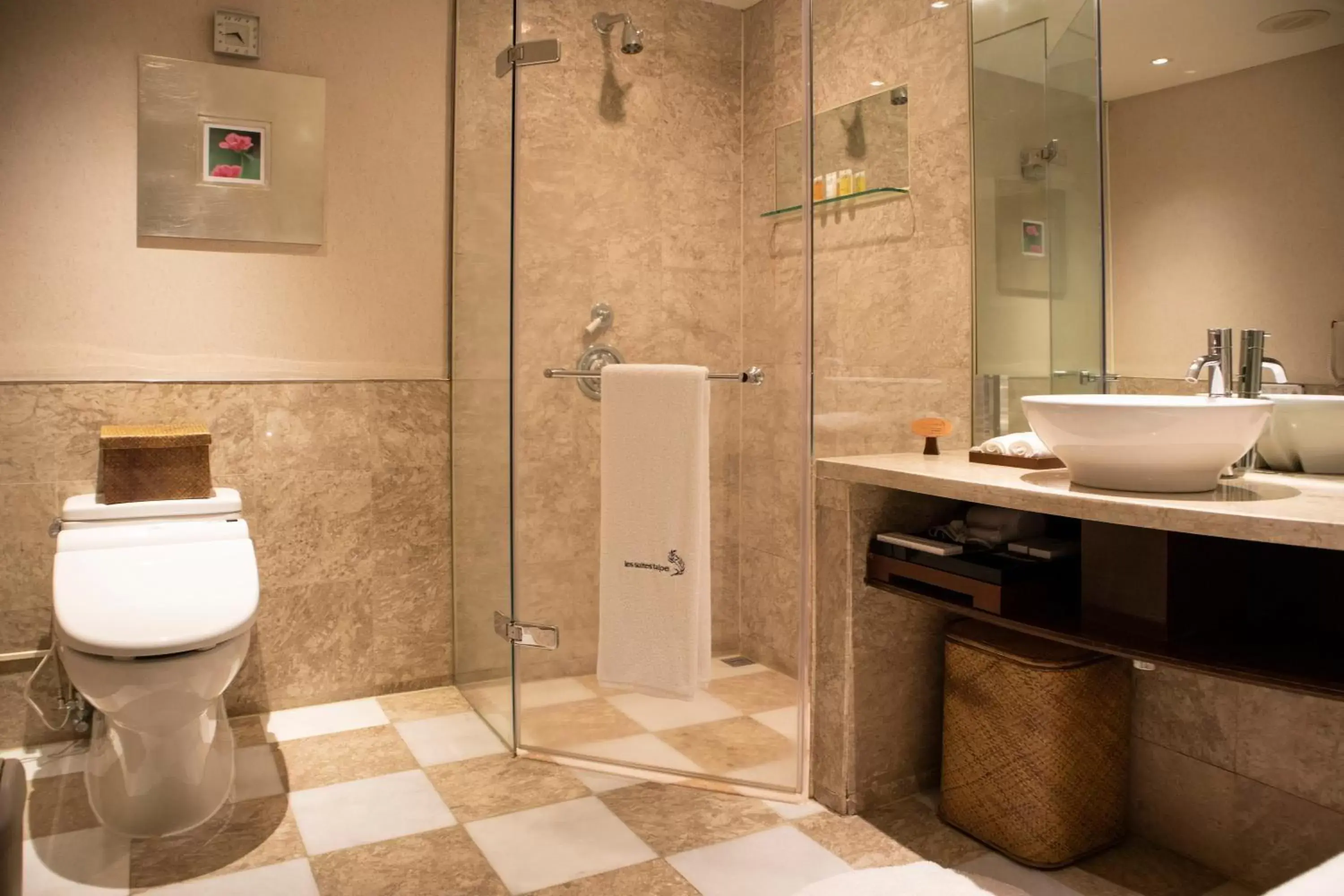 Shower, Bathroom in Les Suites Taipei - Da An
