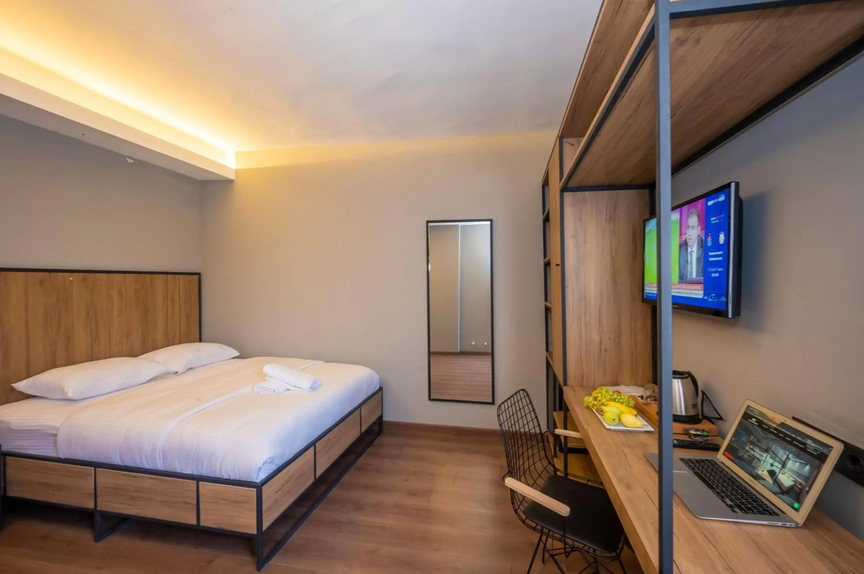 Bed, TV/Entertainment Center in Çorlu Dem Hotel