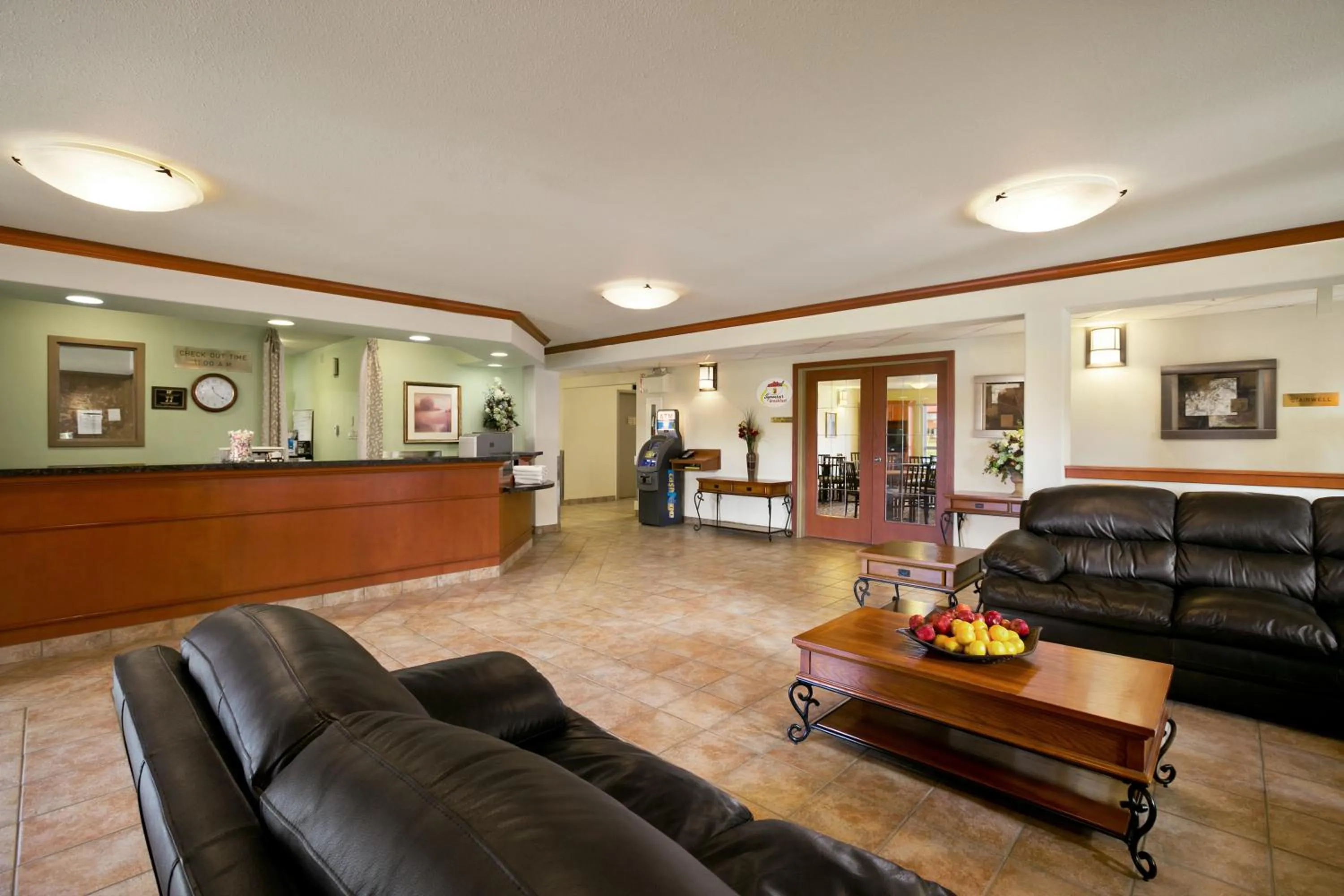 Lobby or reception in Super 8 by Wyndham Slave Lake AB