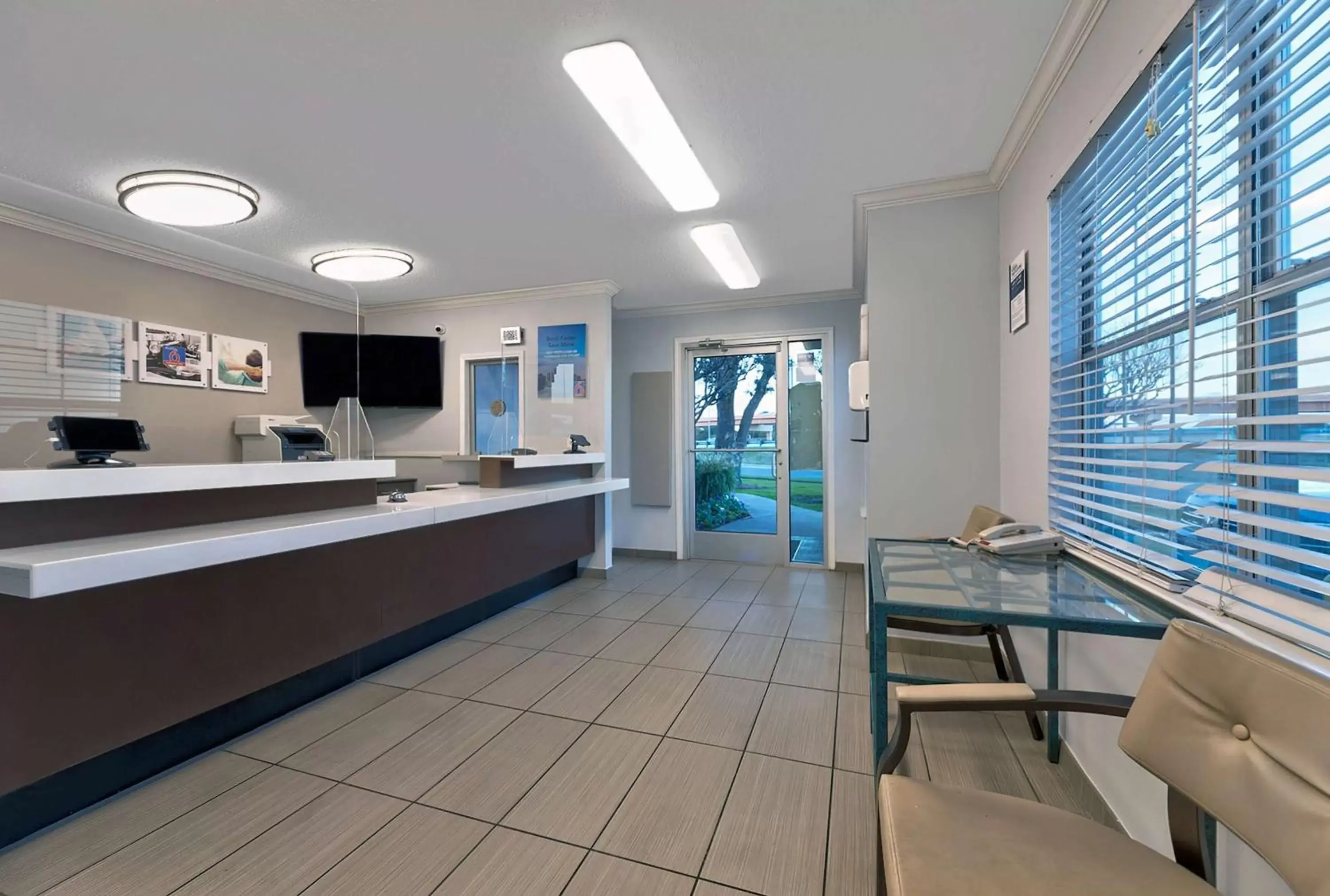 Lobby or reception in Studio 6-North Richland Hills, TX - Fort Worth Lobby or reception in Studio 6-North Richland Hills, TX - Fort Worth