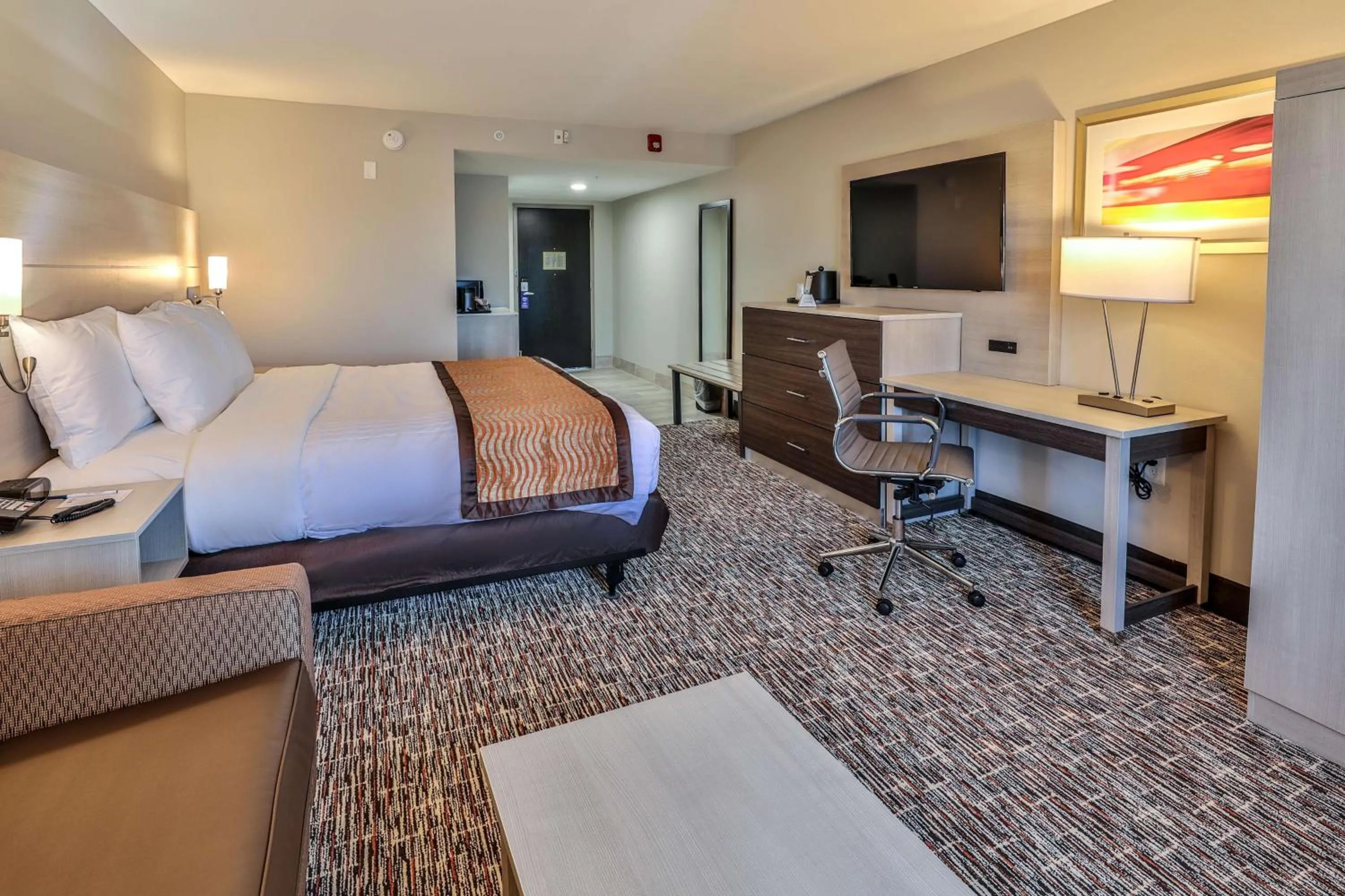 Photo of the whole room, Bed in Best Western Plus Executive Residency Nashville