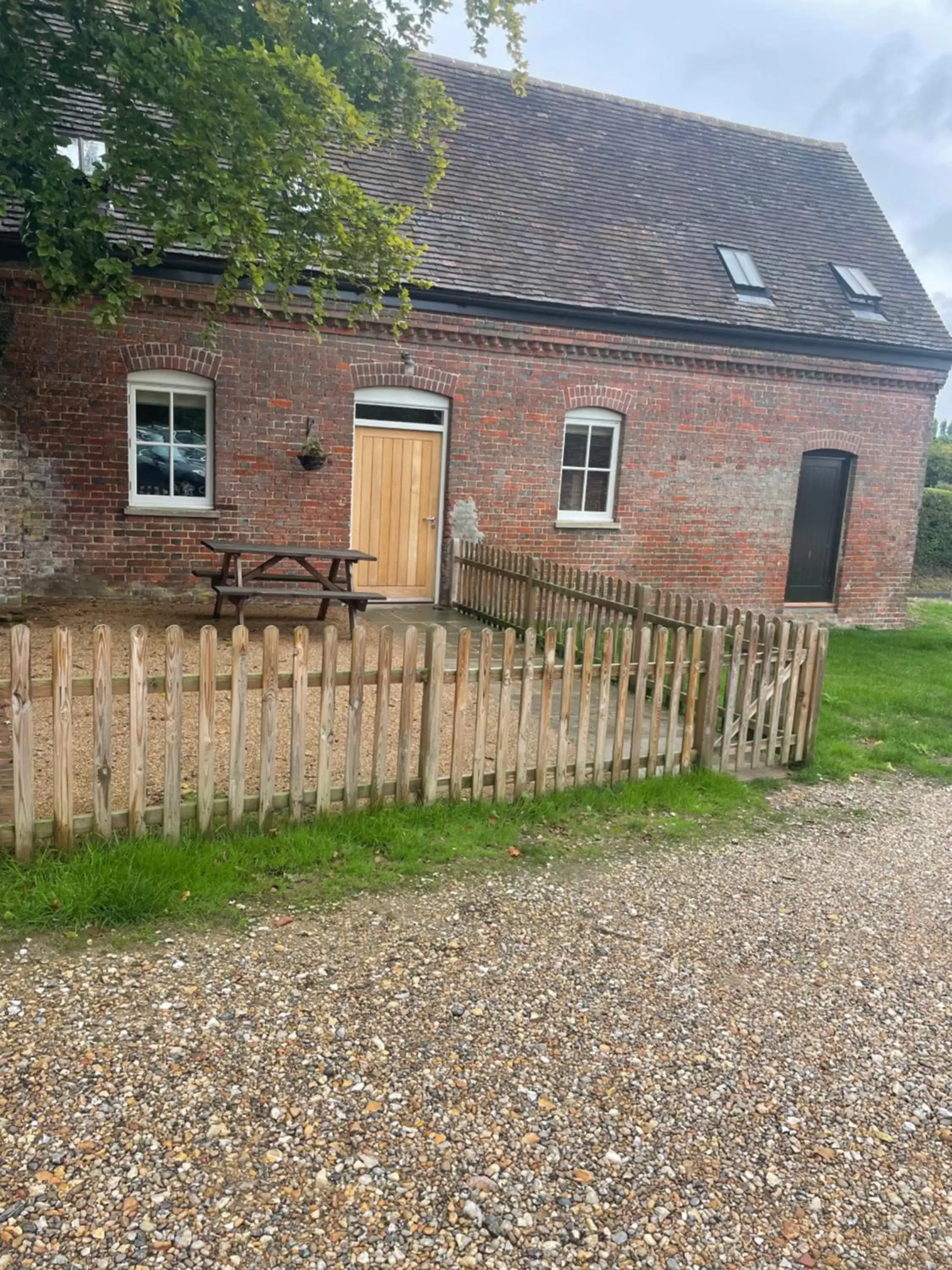 Property Building in The Red Lion Charing Heath