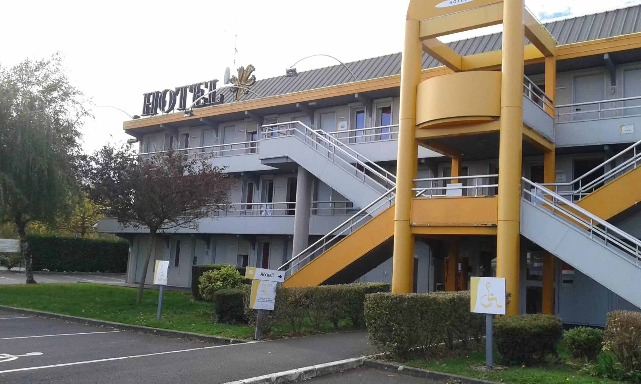 Facade/entrance, Property Building in Premiere Classe Caen Est - Mondeville