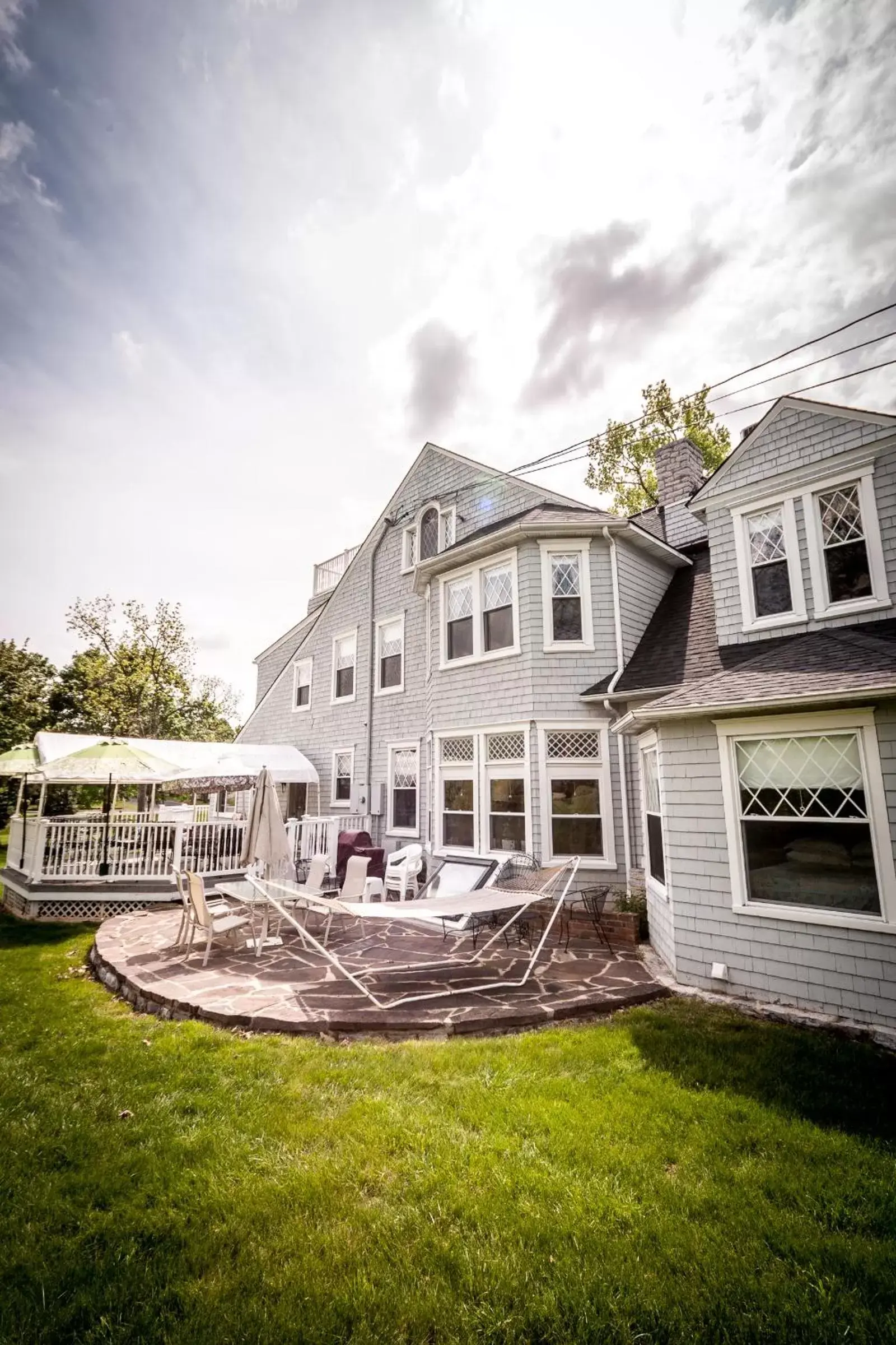 Patio, Property Building in Friendly City Inn B&B