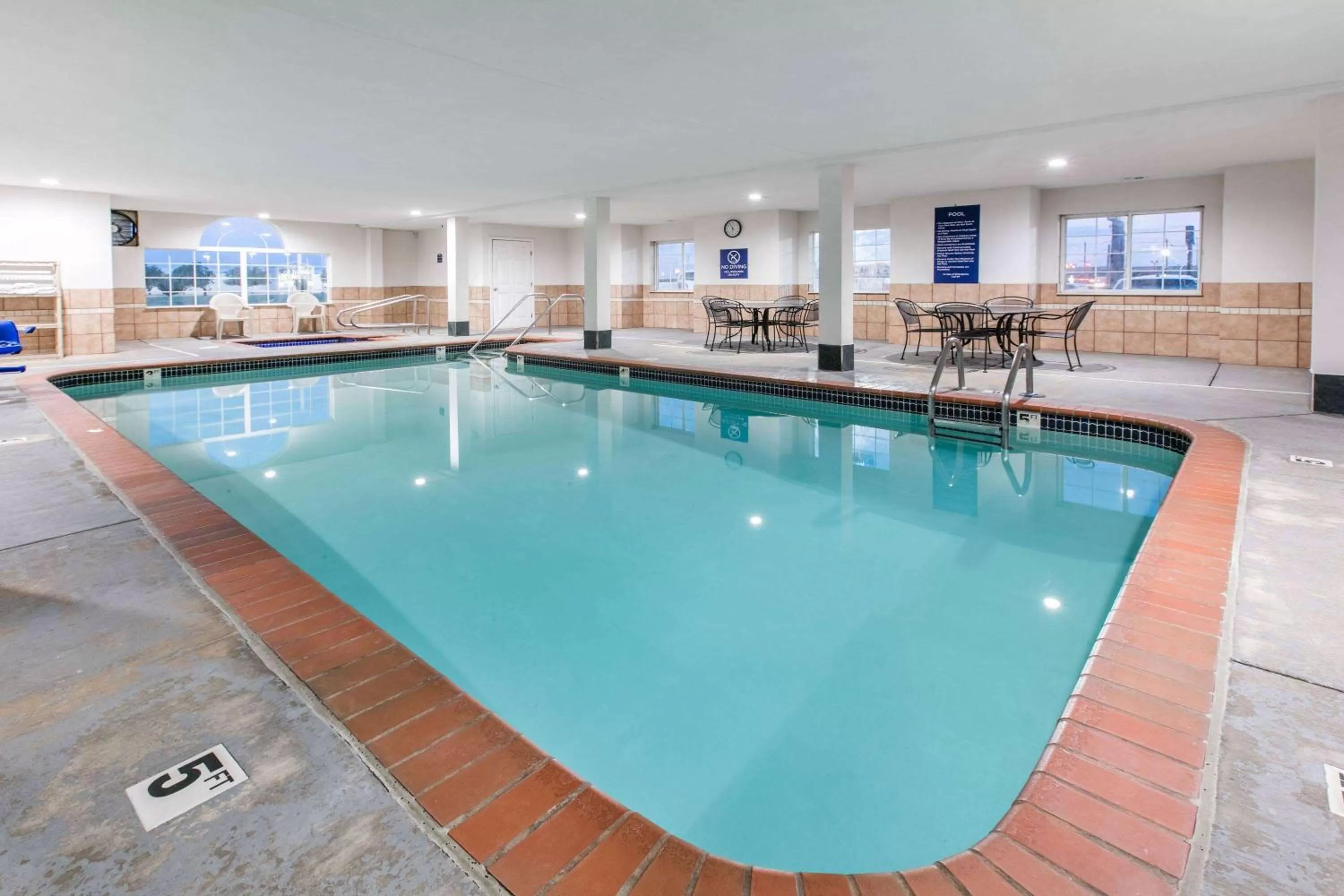 Pool view in Microtel Inn & Suites by Wyndham Oklahoma City Airport