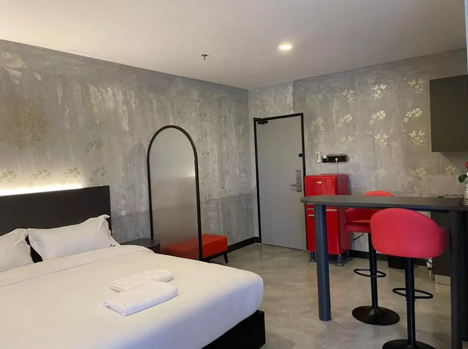 Bed in Sri Indar Hotel & Suites