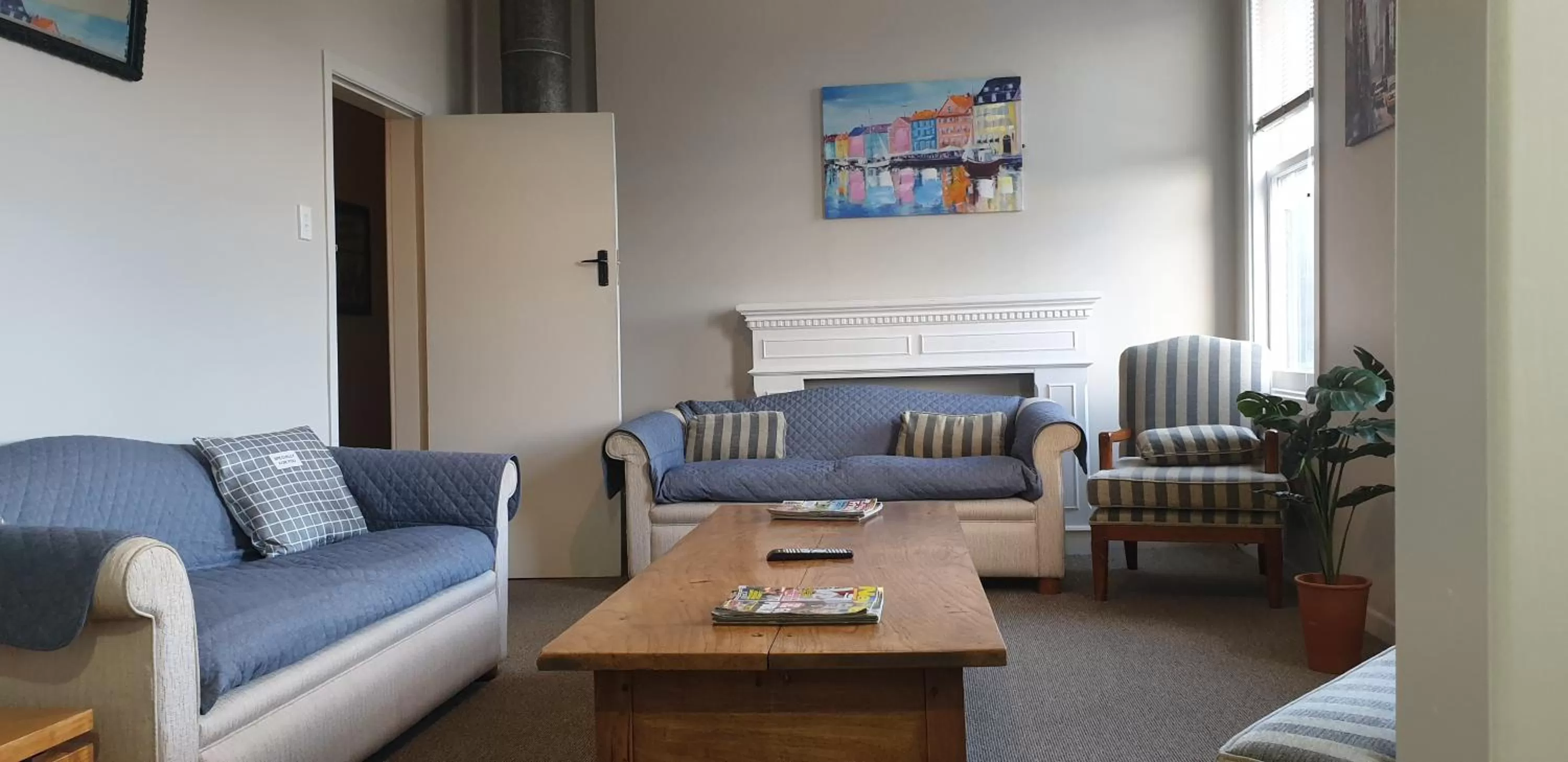 Communal lounge/ TV room in Fern Lodge Inglewood