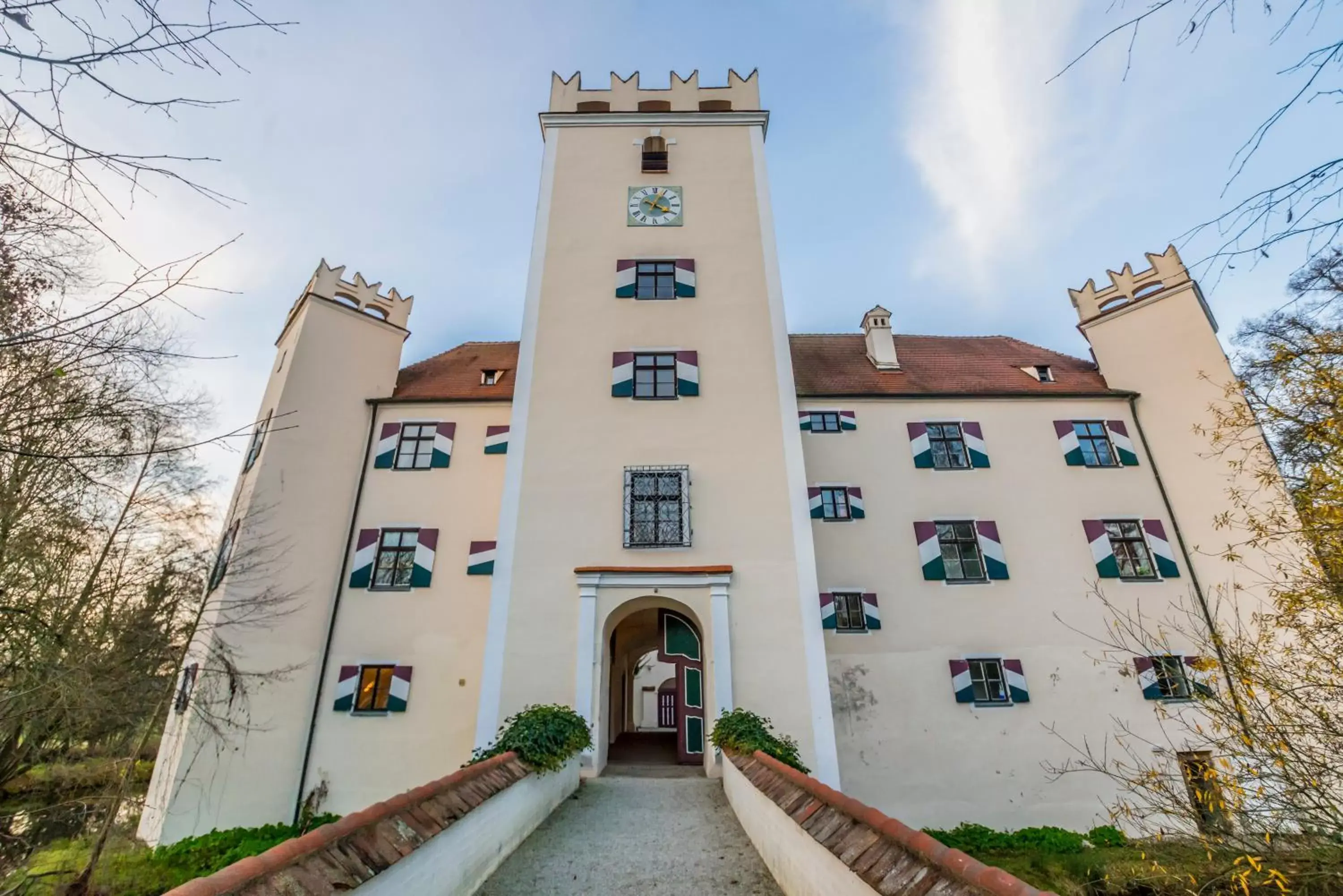 Facade/entrance, Property Building in Schlossparkhotel Mariakirchen