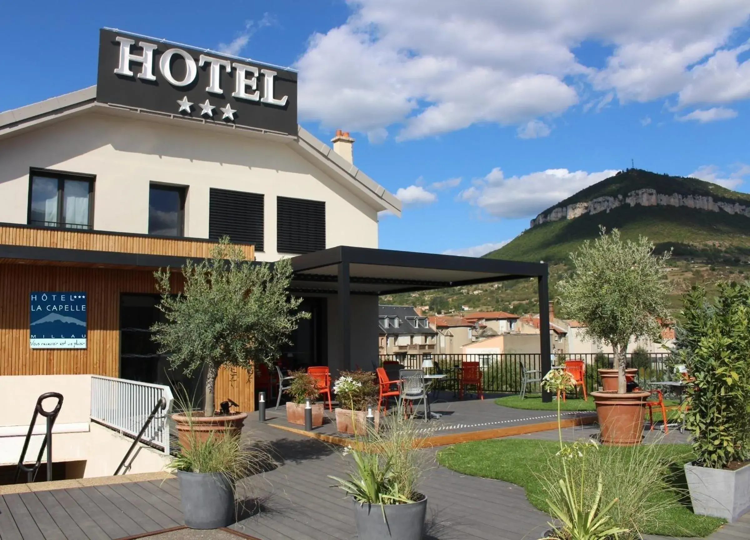 Property Building in Hôtel la Capelle Millau