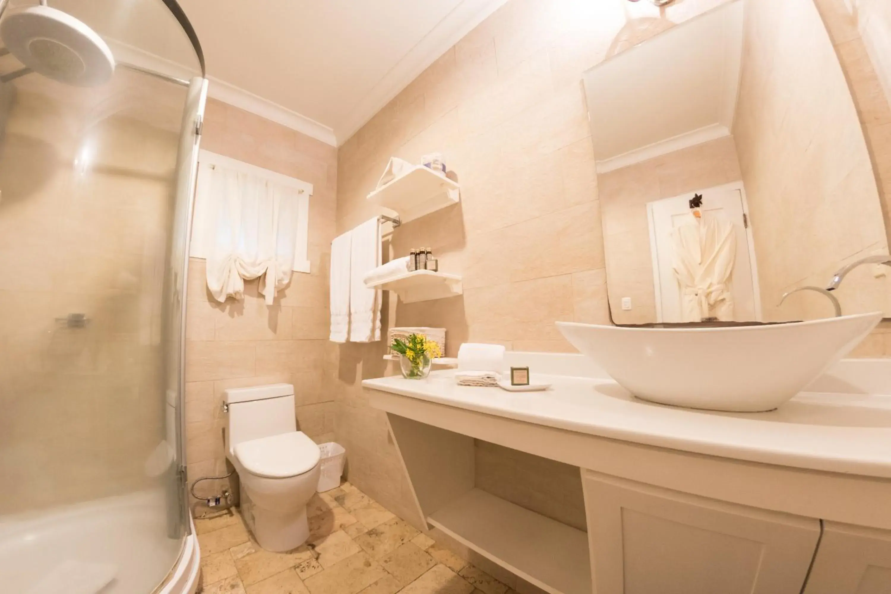 Bathroom in Hotel Finca Lerida Coffee Plantation and Boutique Hotel