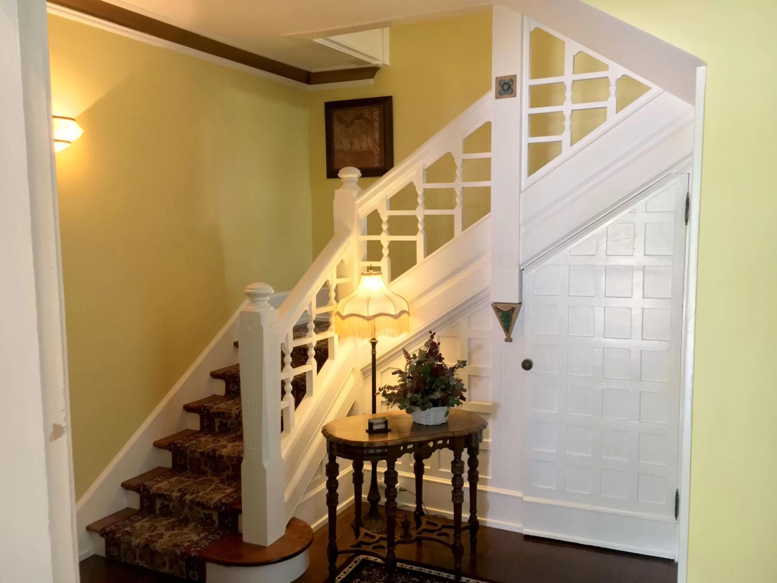 Lobby or reception, Dining Area in The Parsonage Inn B&B