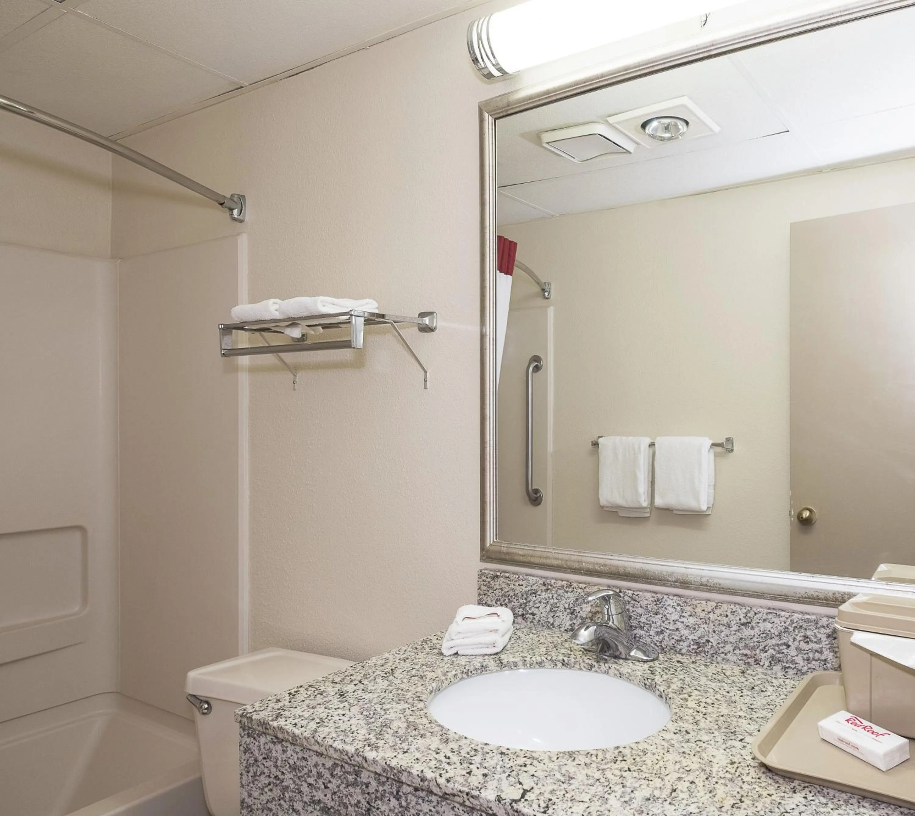 Bathroom in Red Roof Inn Hartford - Vernon