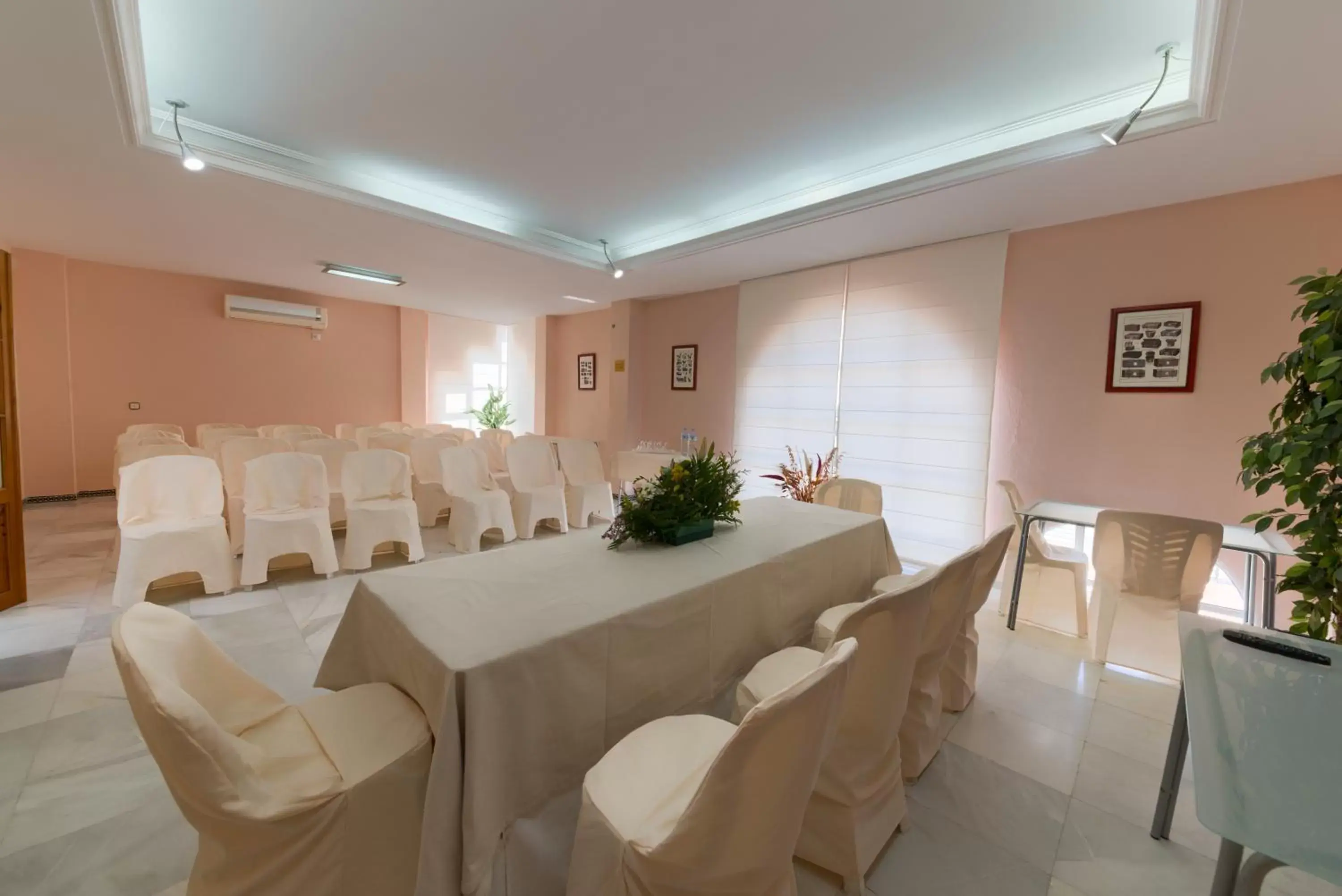 Meeting/conference room, Banquet Facilities in Hotel Torre De Los Guzmanes