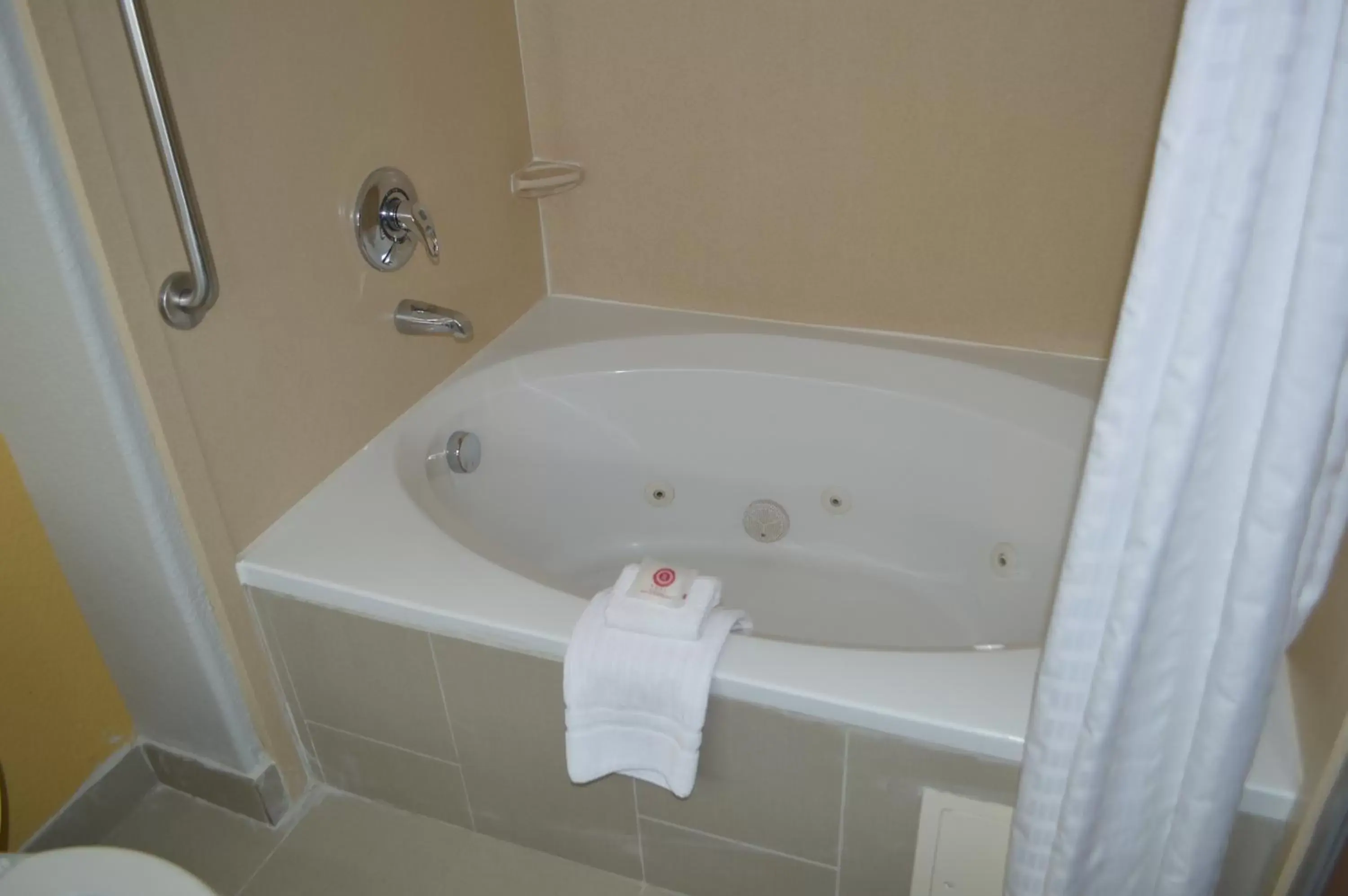 Bathroom in Comfort Inn & Suites Selma near Randolph AFB