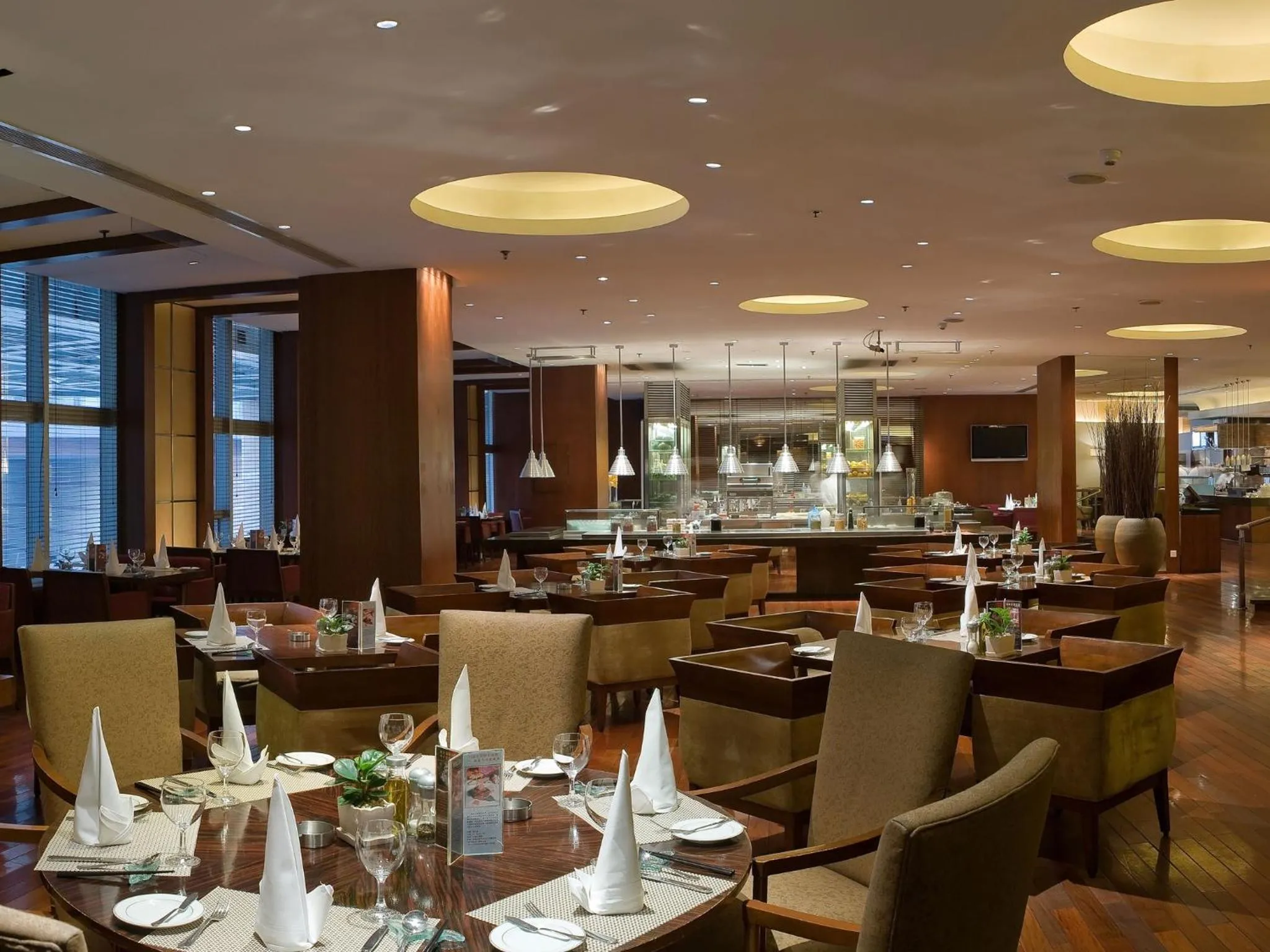 Restaurant/places to eat in Jinling Purple Mountain Hotel Shanghai（Shanghai Grand Trustel Purple Mountain Hotel）