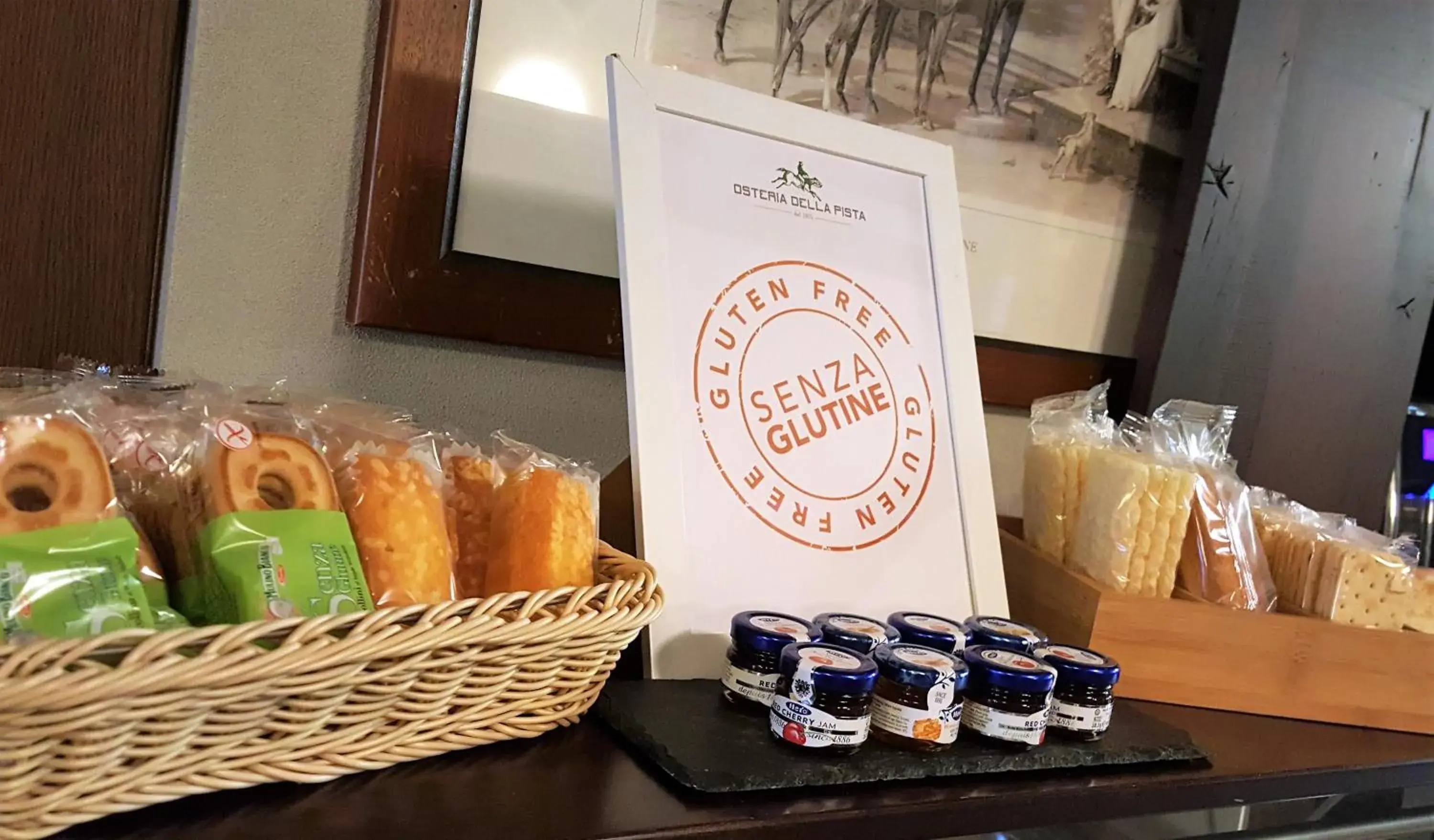 Food and drinks in Hotel Osteria della Pista