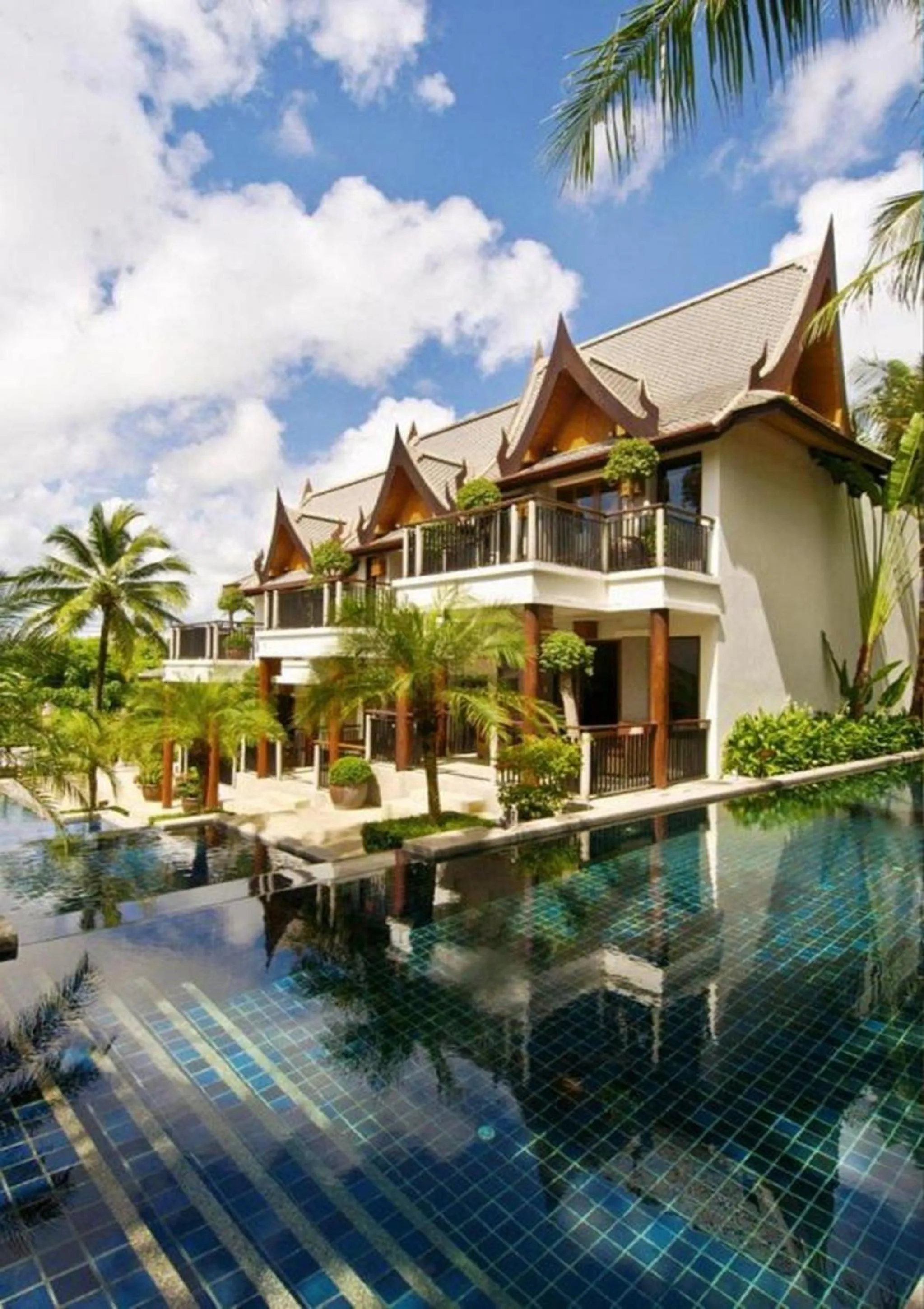 Swimming pool in Baan Yin Dee Boutique Resort Phuket - SHA Plus