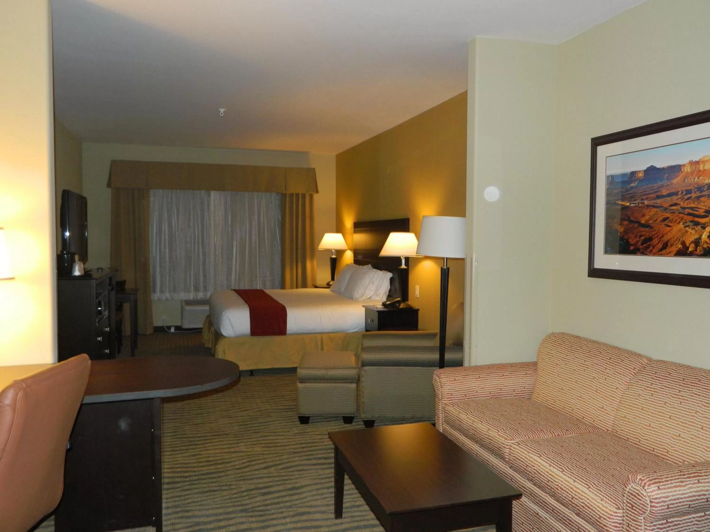 Holiday Inn Express & Suites Gallup East by IHG