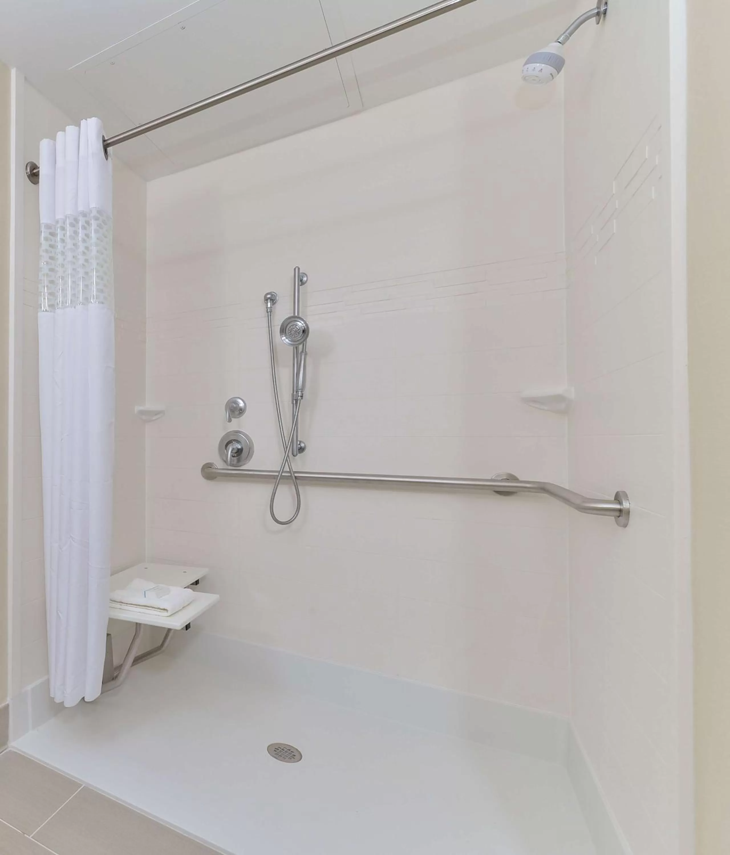 Bathroom in Hampton Inn & Suites Des Moines Downtown