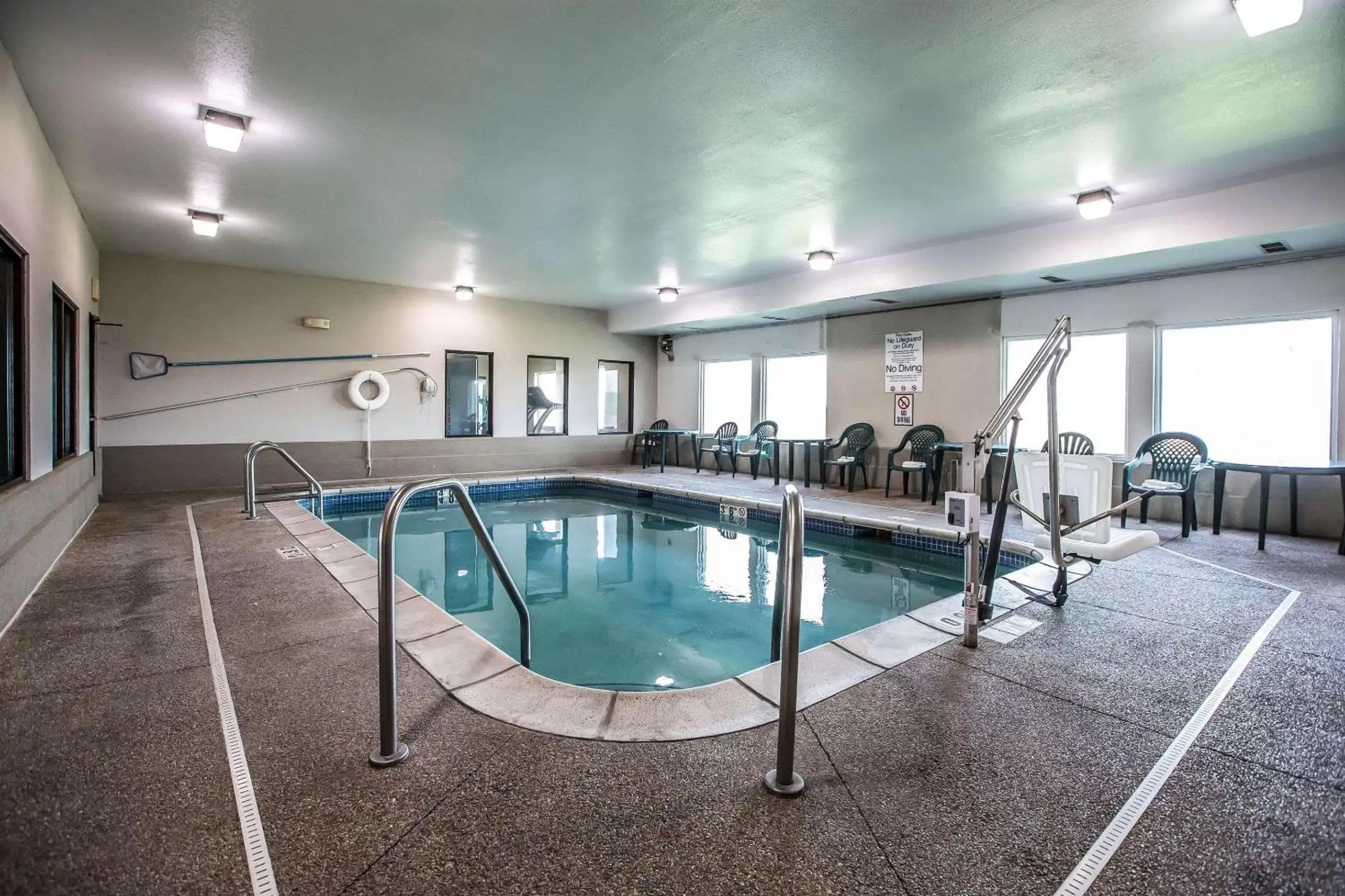 On site, Swimming Pool in Quality Inn & Suites Mendota near I-39