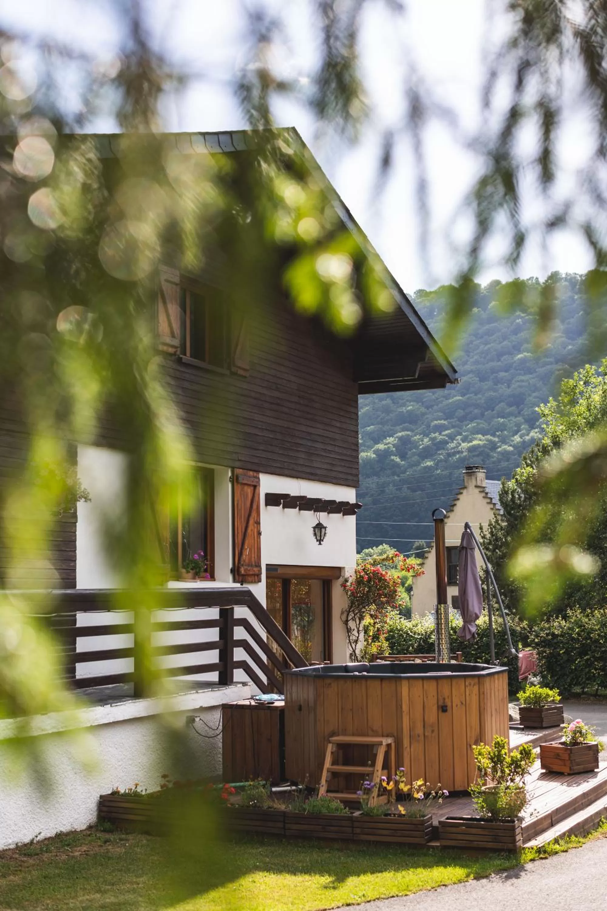 Patio, Property Building in Chalet Ouréa