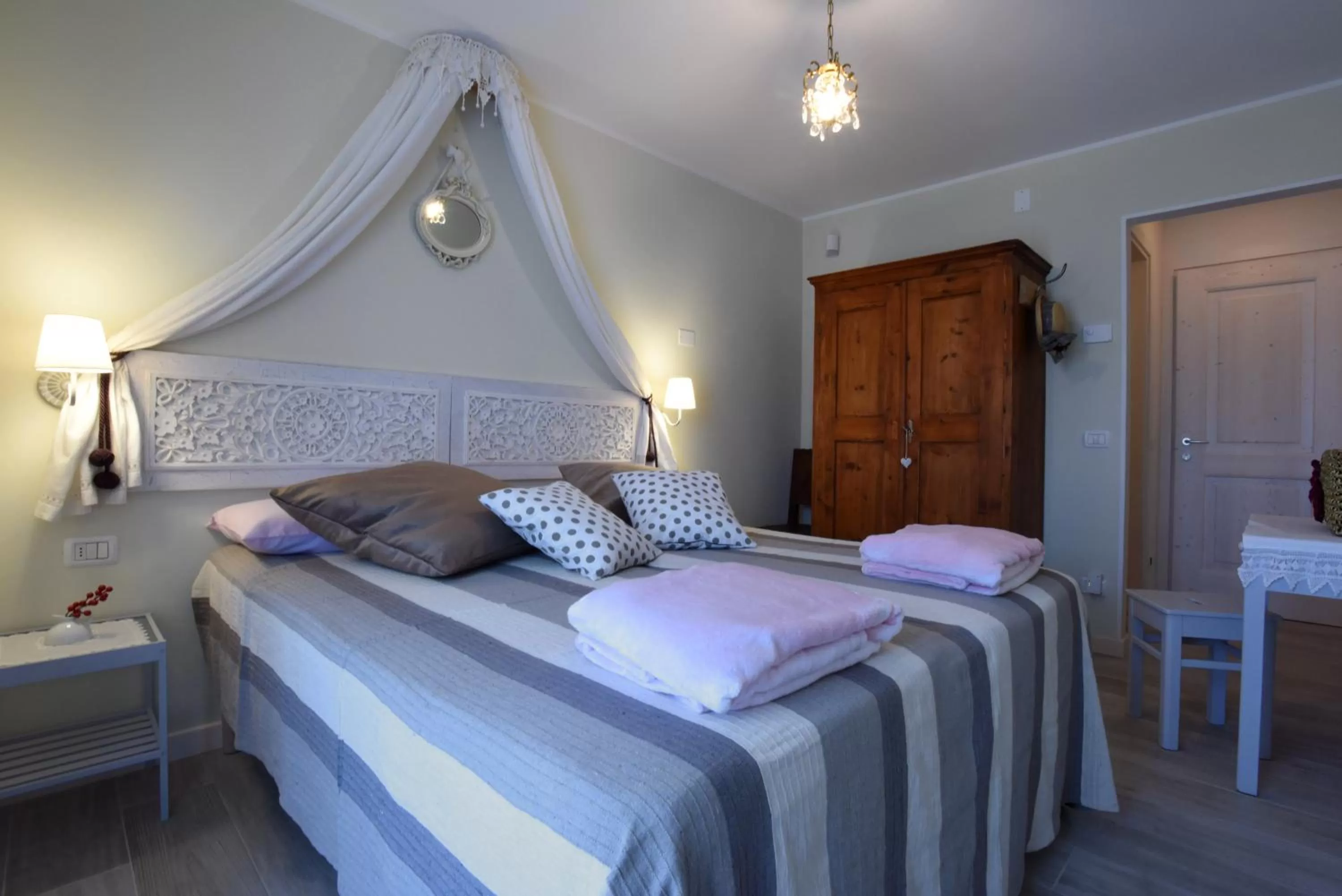 Photo of the whole room, Bed in B&B Magiré