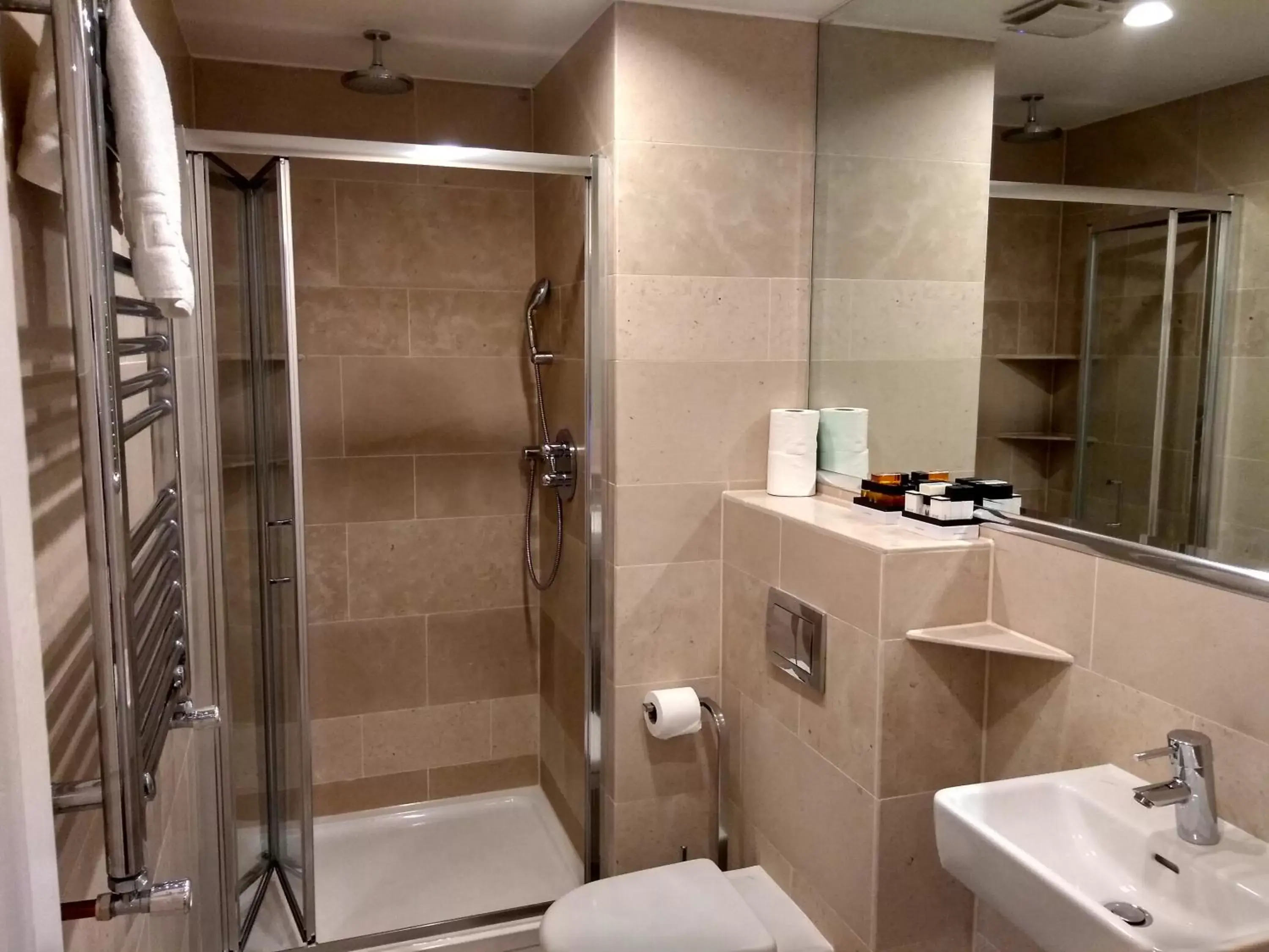 Shower, Bathroom in NOX Olympia